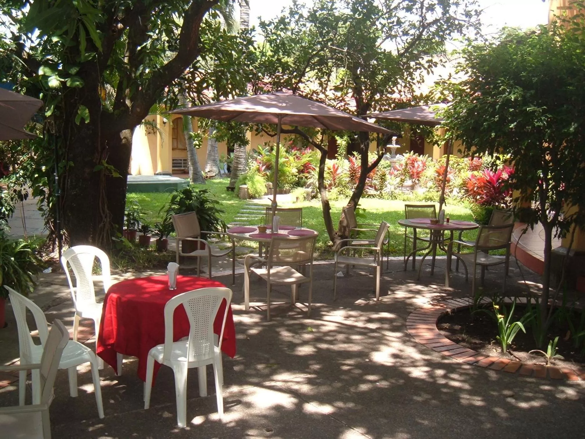 Patio in Hotel Mediterraneo Plaza
