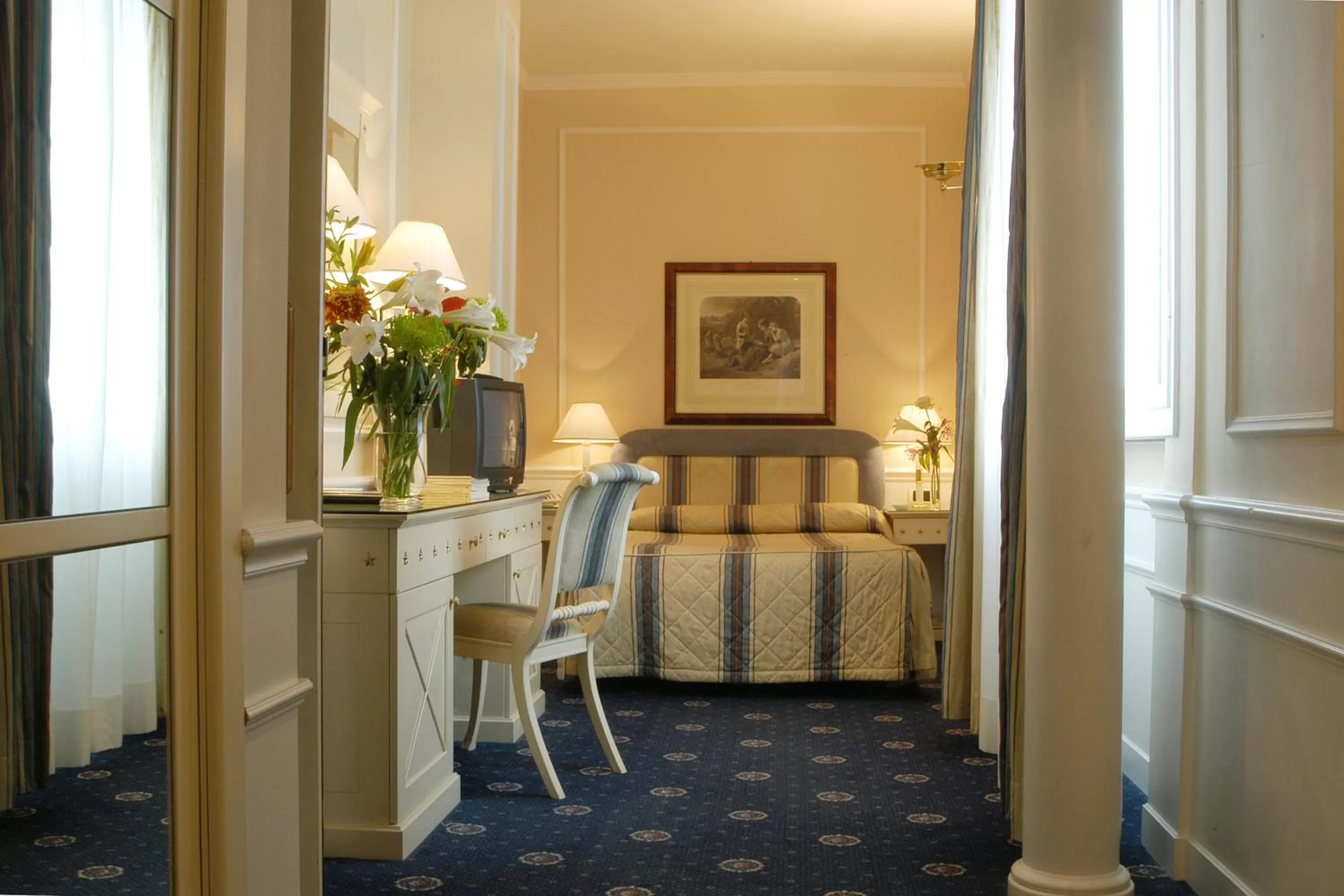 Bed in Hotel De La Ville