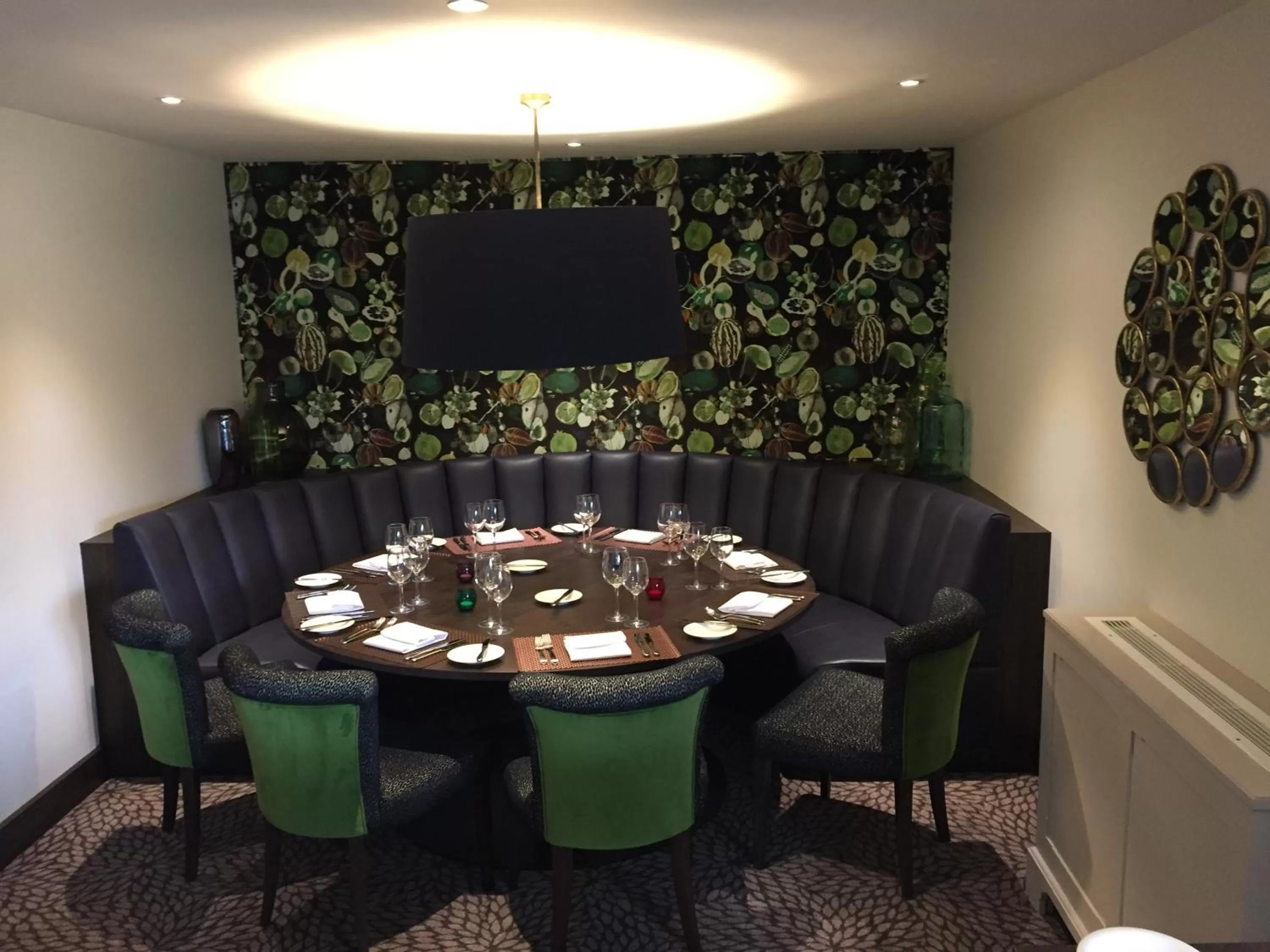 Restaurant/places to eat in Hogarths Stone Manor