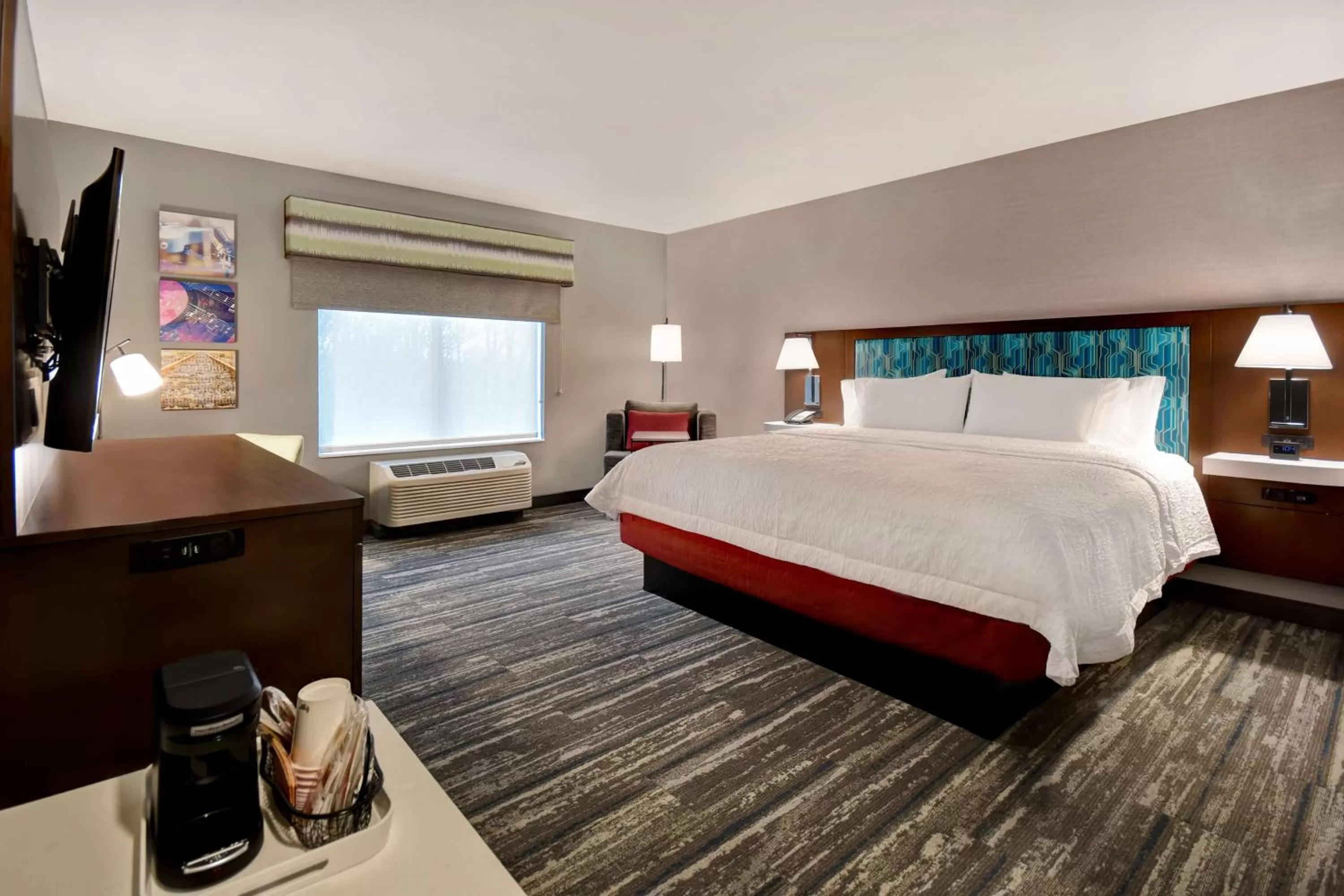 Bed in Hampton Inn Pleasant View