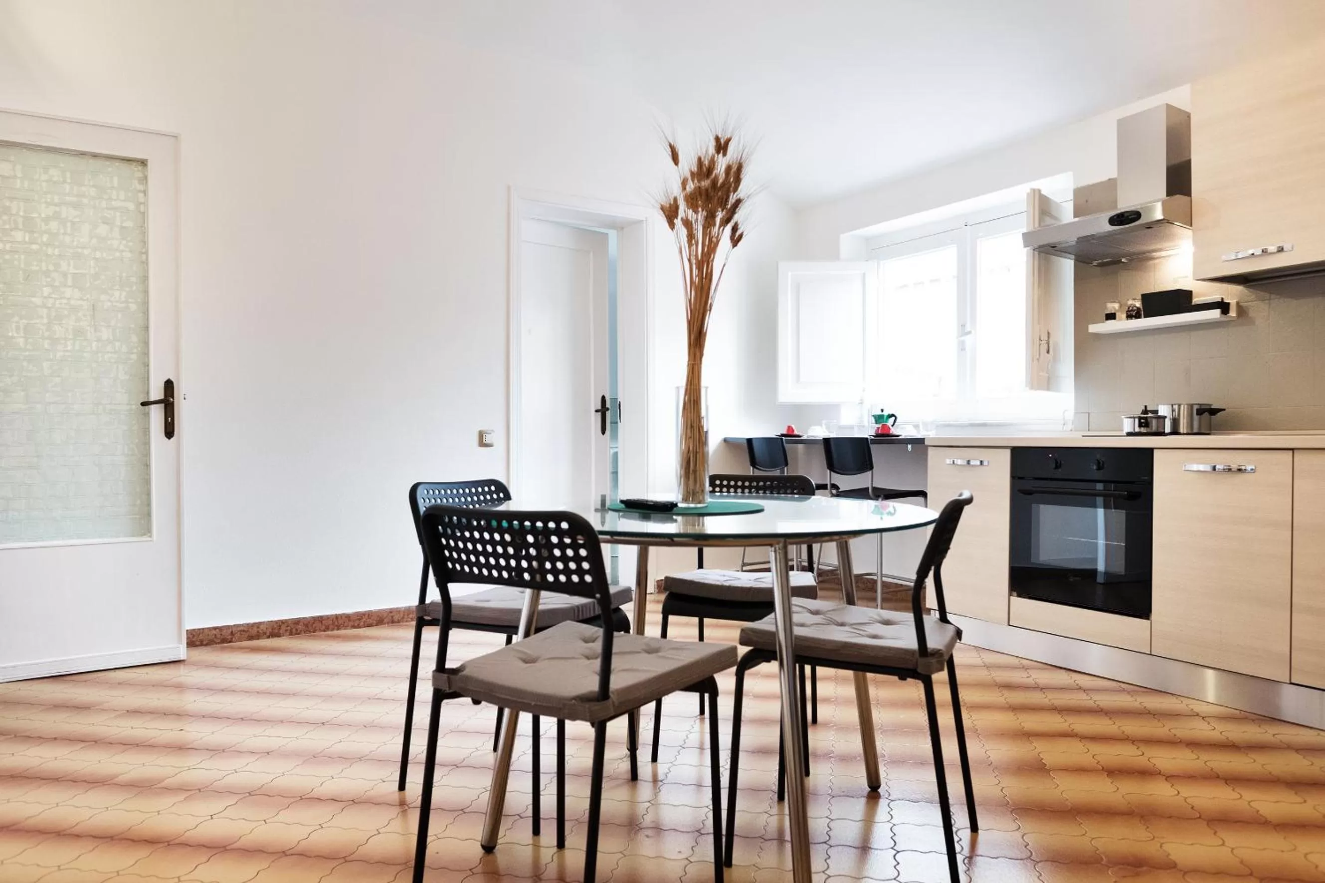 Kitchen or kitchenette, Dining Area in Liodoro Catania B&B