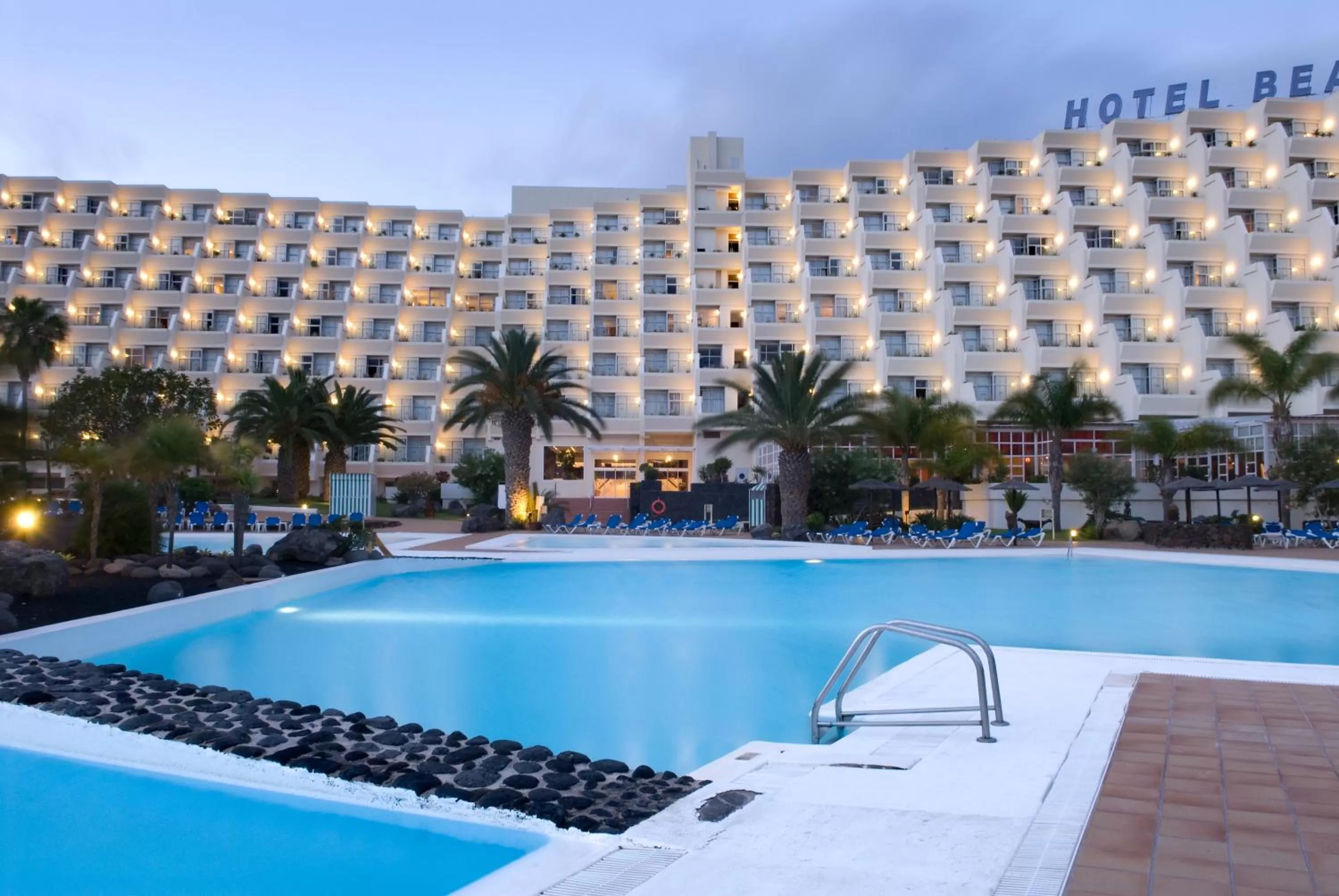 Property building in Beatriz Costa & Spa