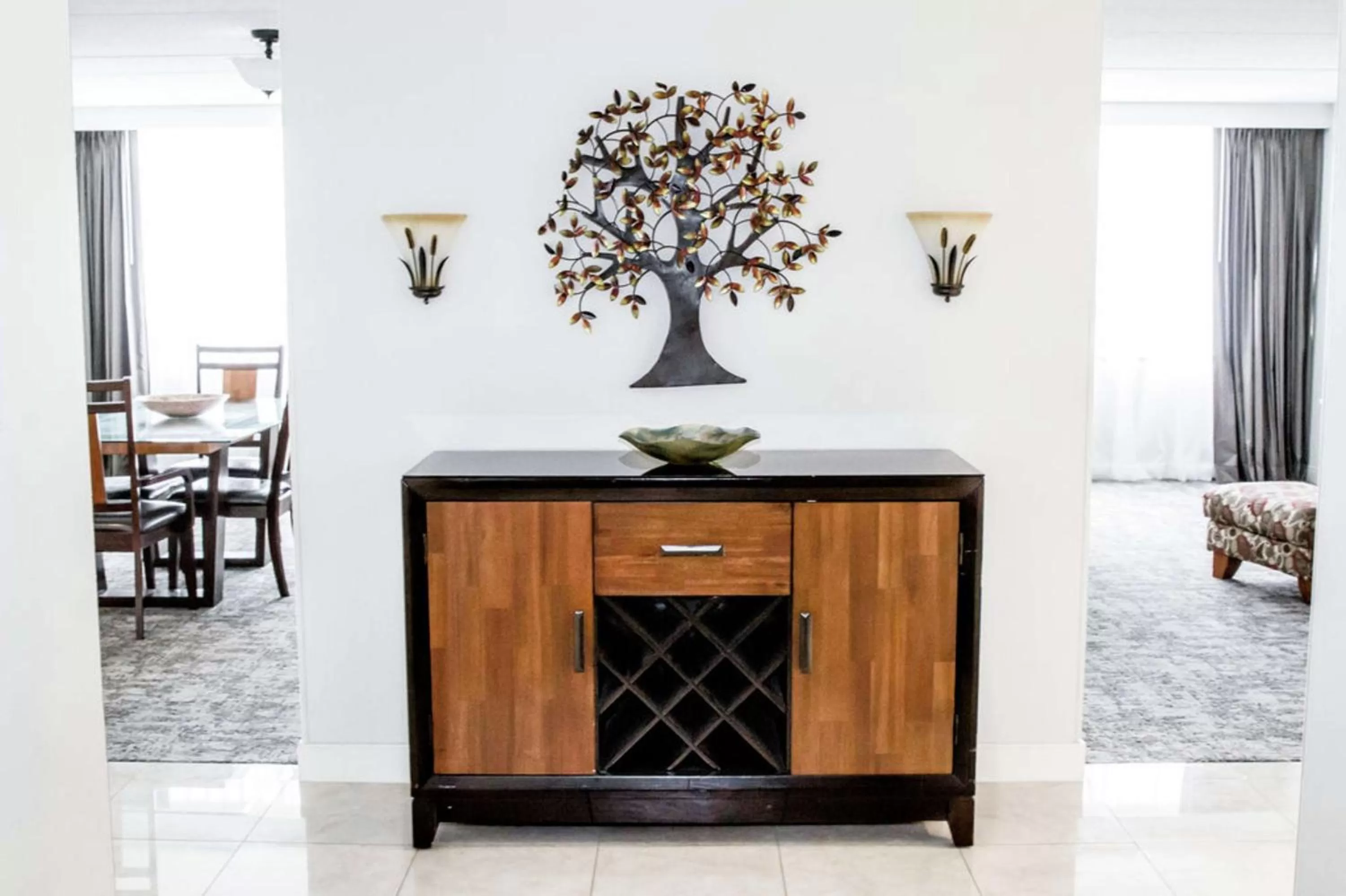 Living room in DoubleTree by Hilton Charlottesville