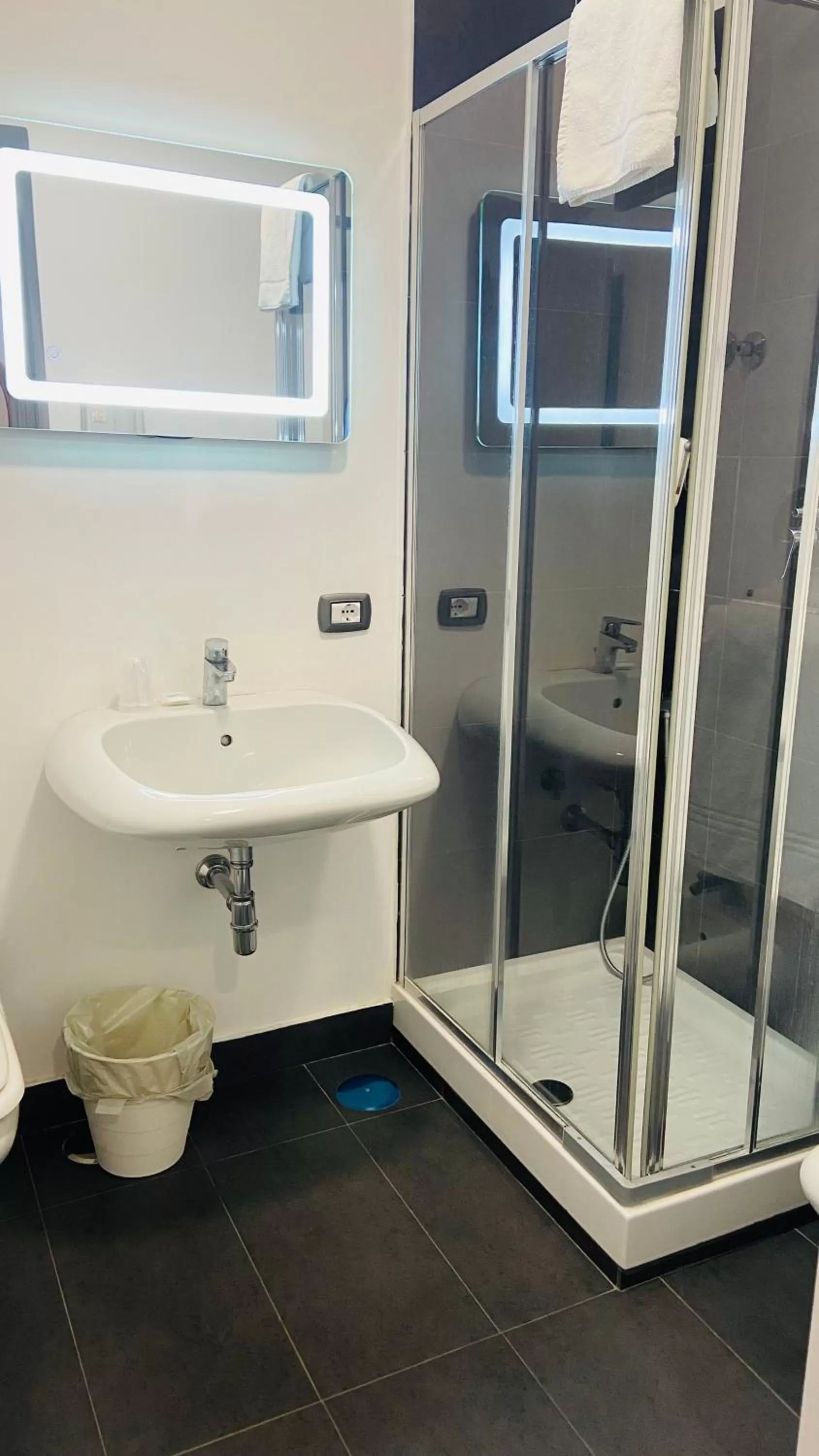 Bathroom in Jazz Hotel