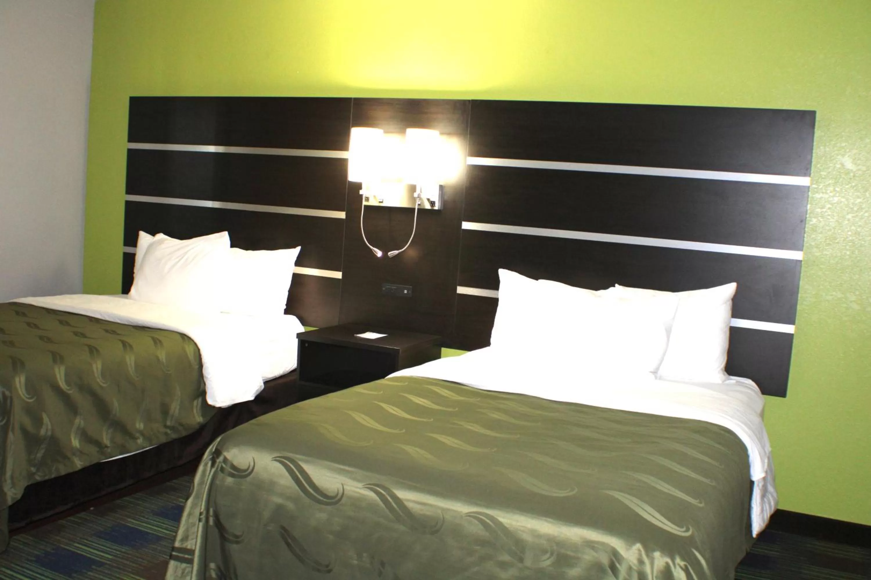 Bedroom, Bed in Quality Inn & Suites Bedford West