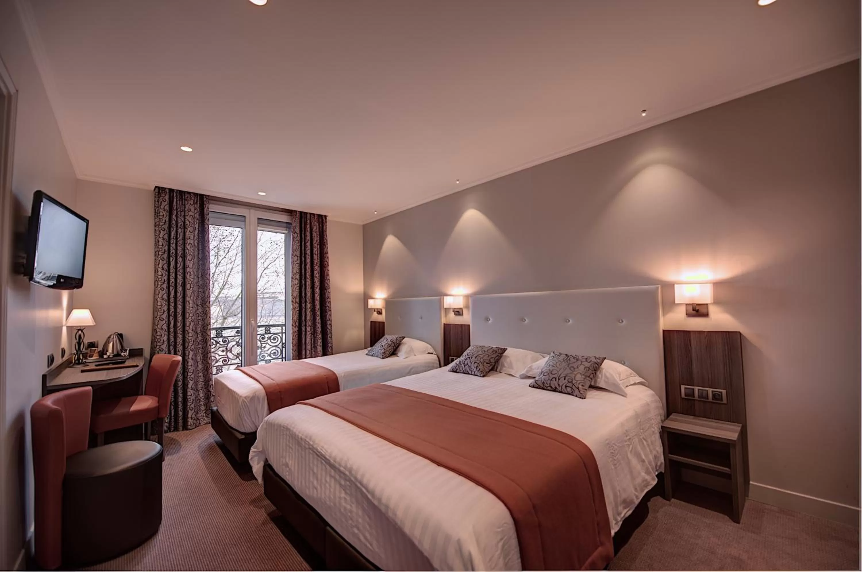 Photo of the whole room, Bed in Hôtel Du Midi Paris Montparnasse