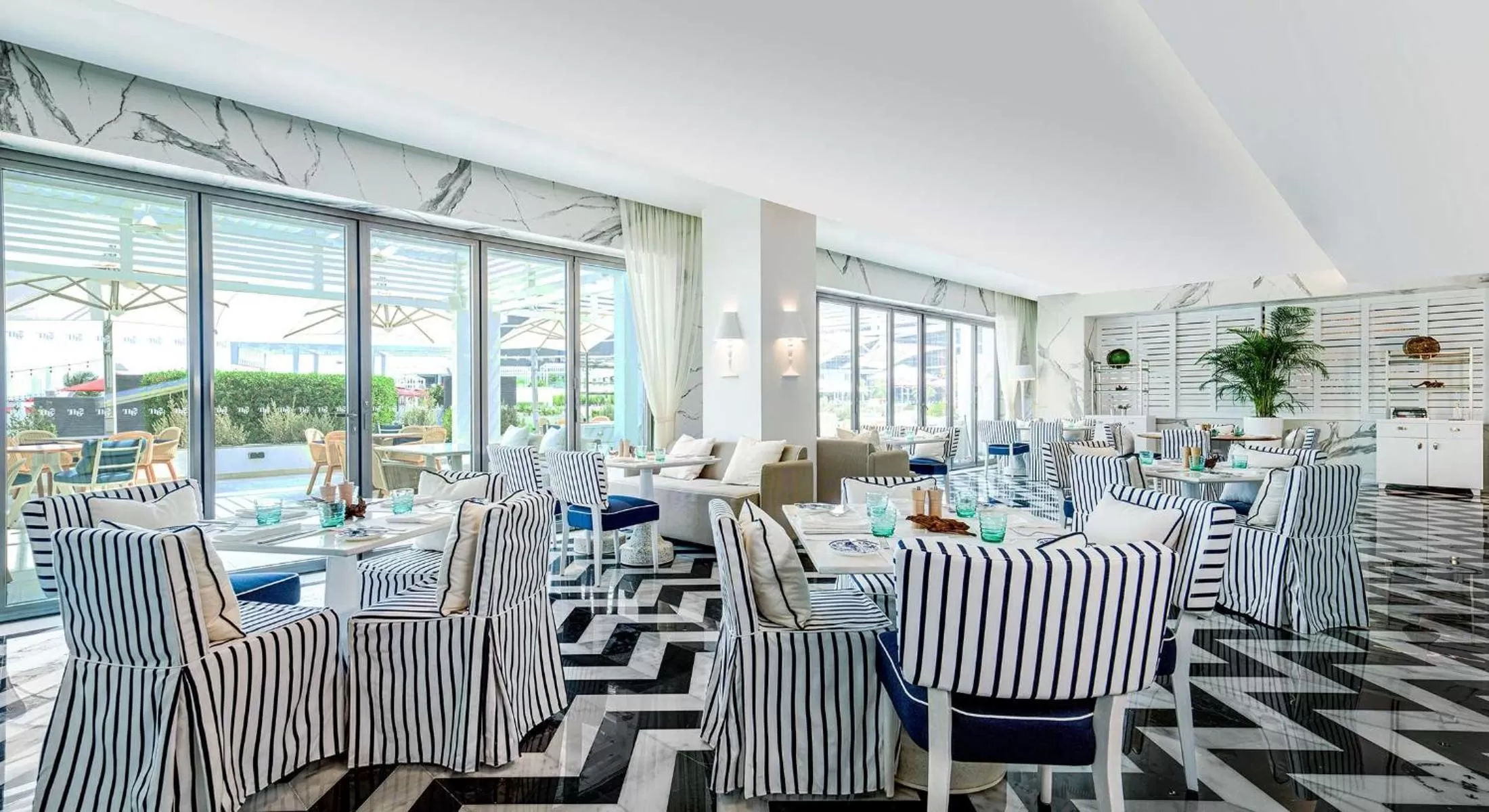 Restaurant/places to eat in Th8 Palm Dubai Beach Resort Vignette Collection, an IHG hotel