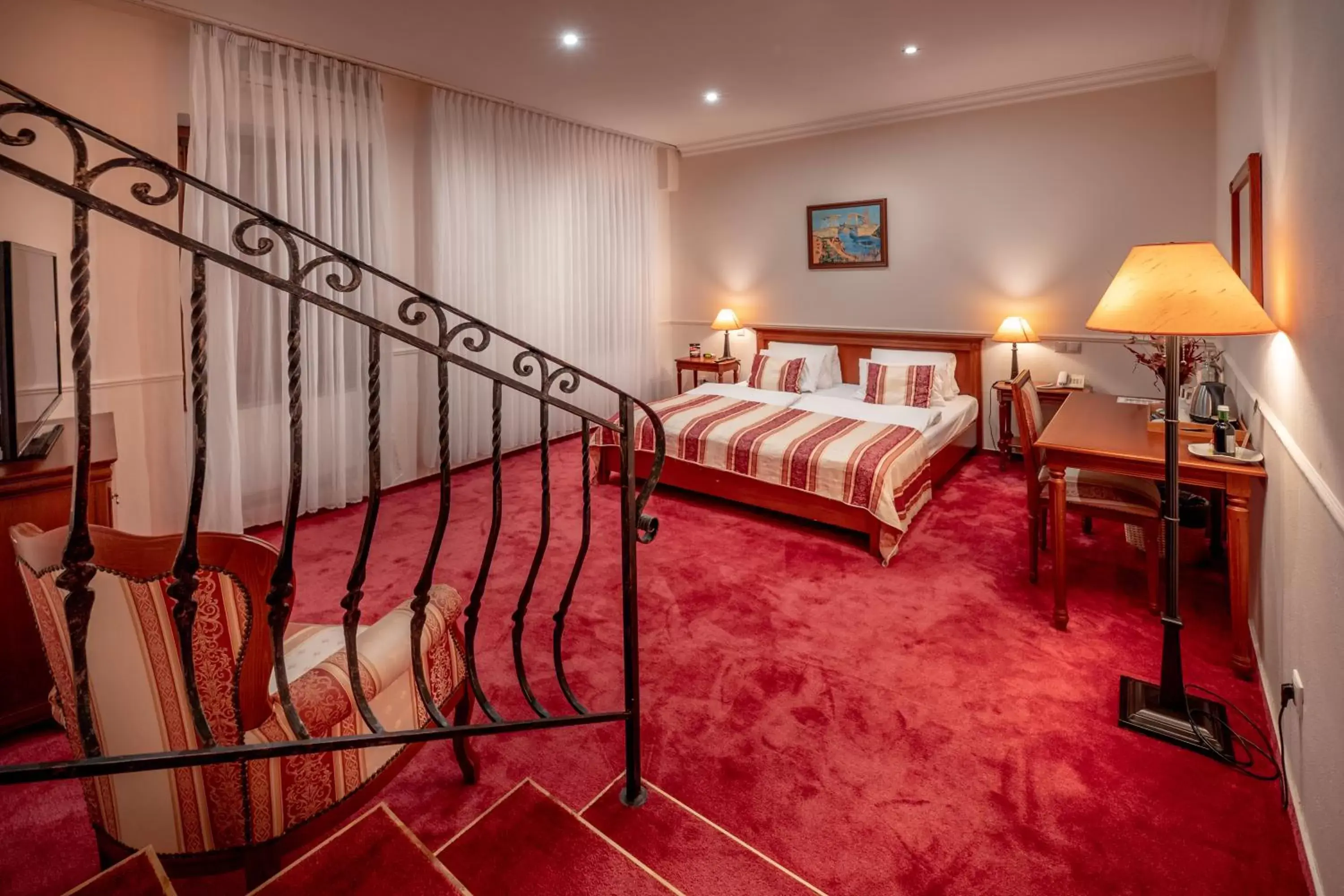 Suite in Hotel Capital with private wellness Suite in Hotel Capital with private wellness