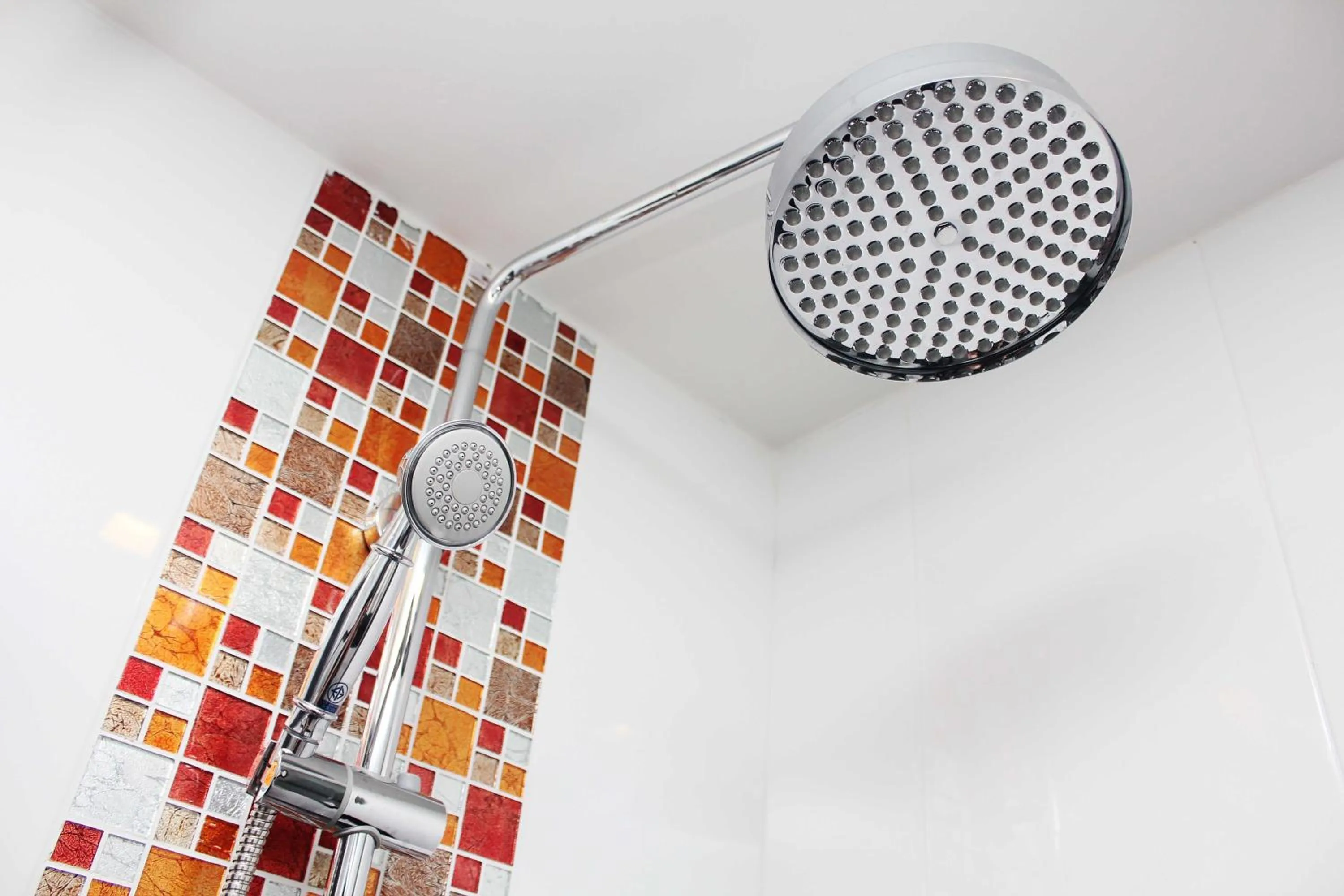 Shower in Lub Sbuy House Hotel - SHA