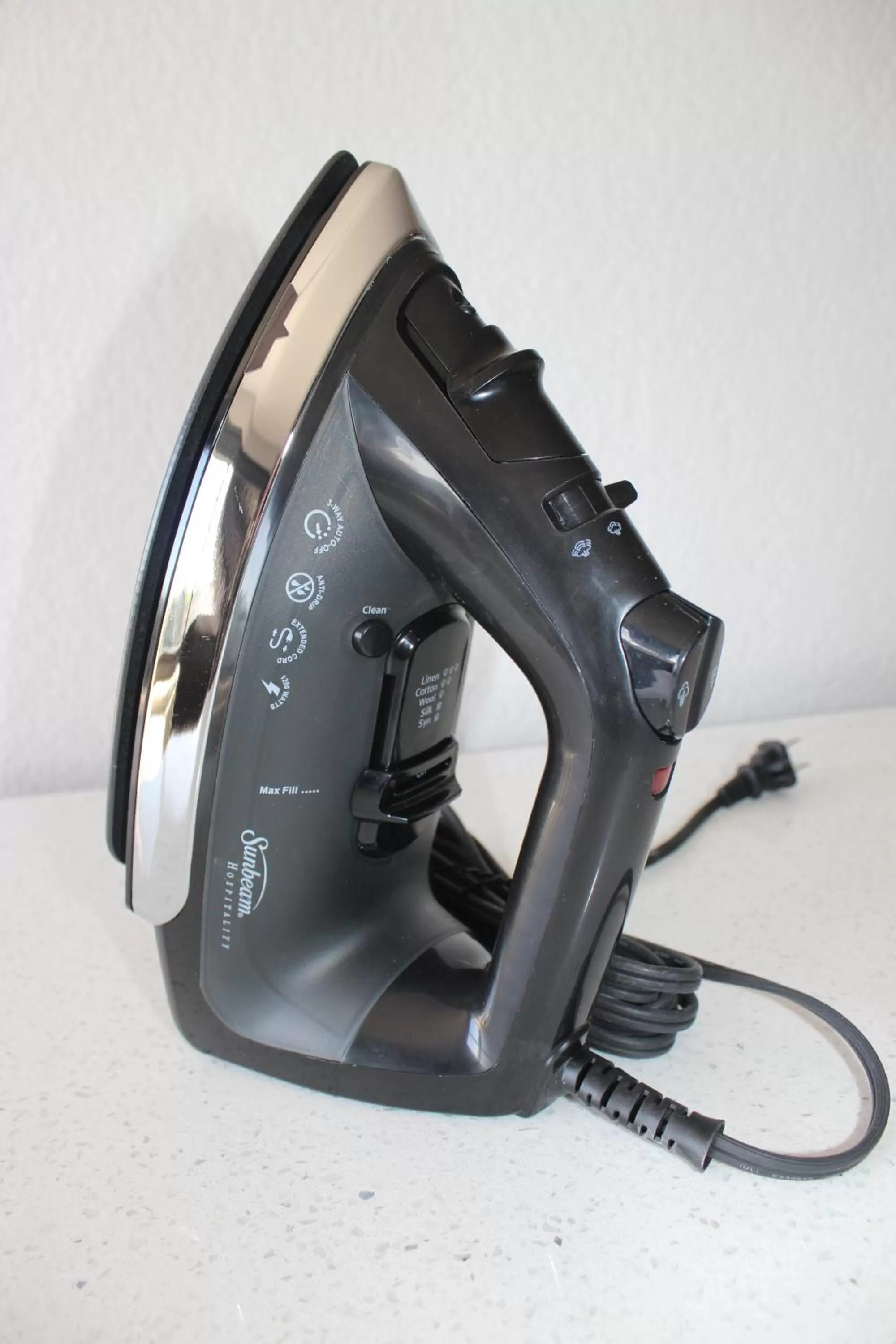 Bedroom in Radisson Hotel Oakland Airport