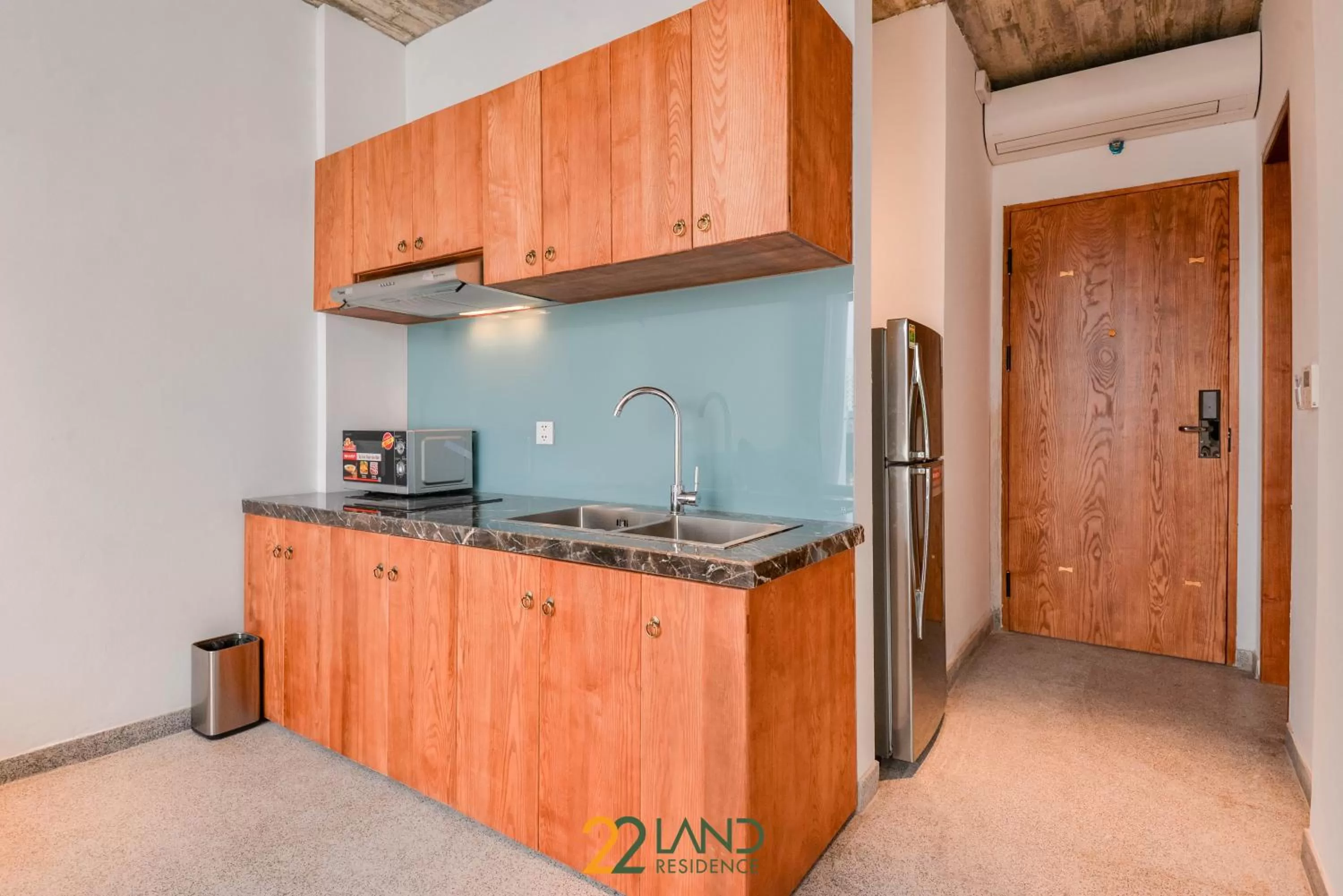 Kitchen or kitchenette in 22Land Hotel & Residence