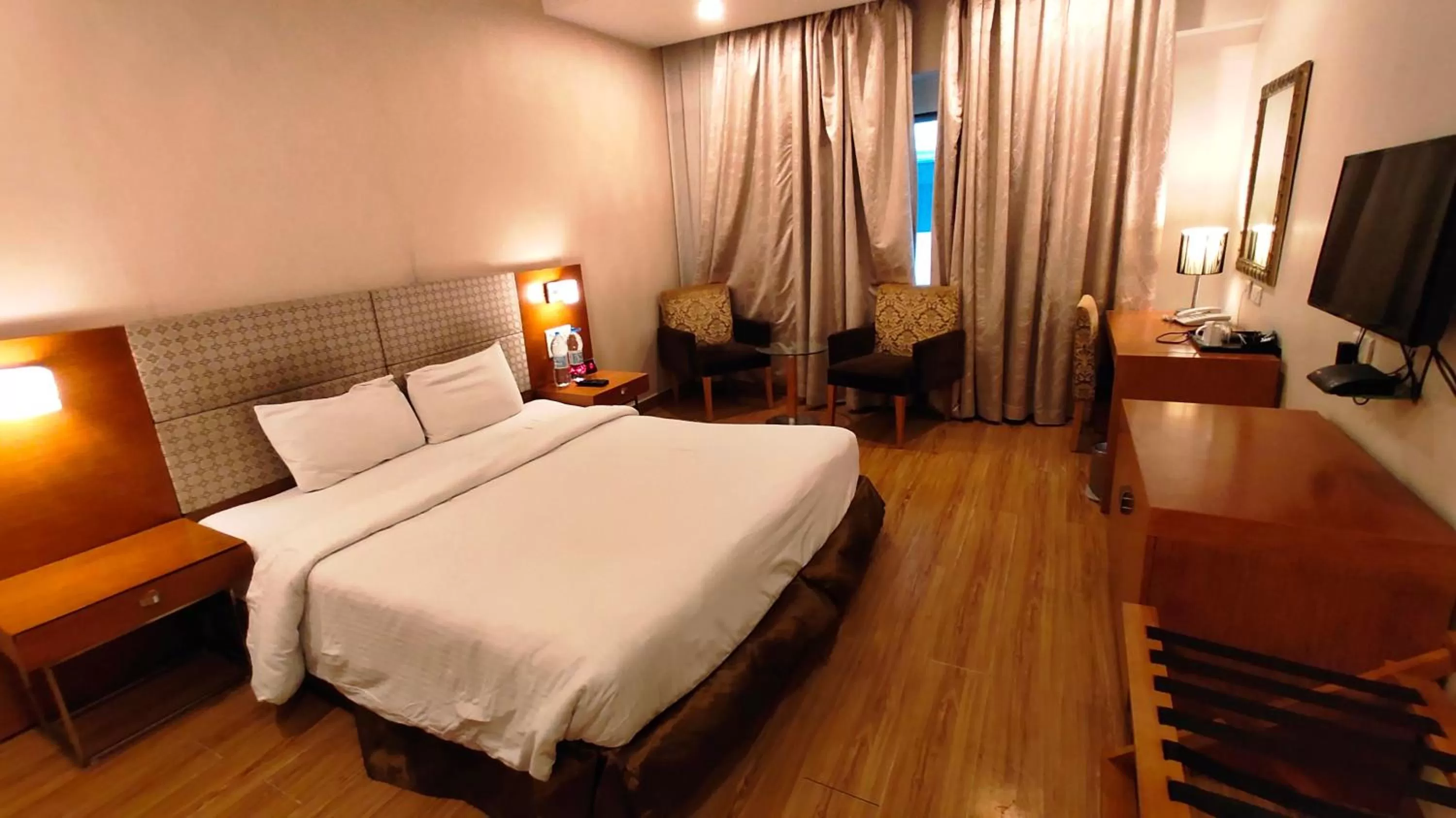 Bed in Best Western Ashoka