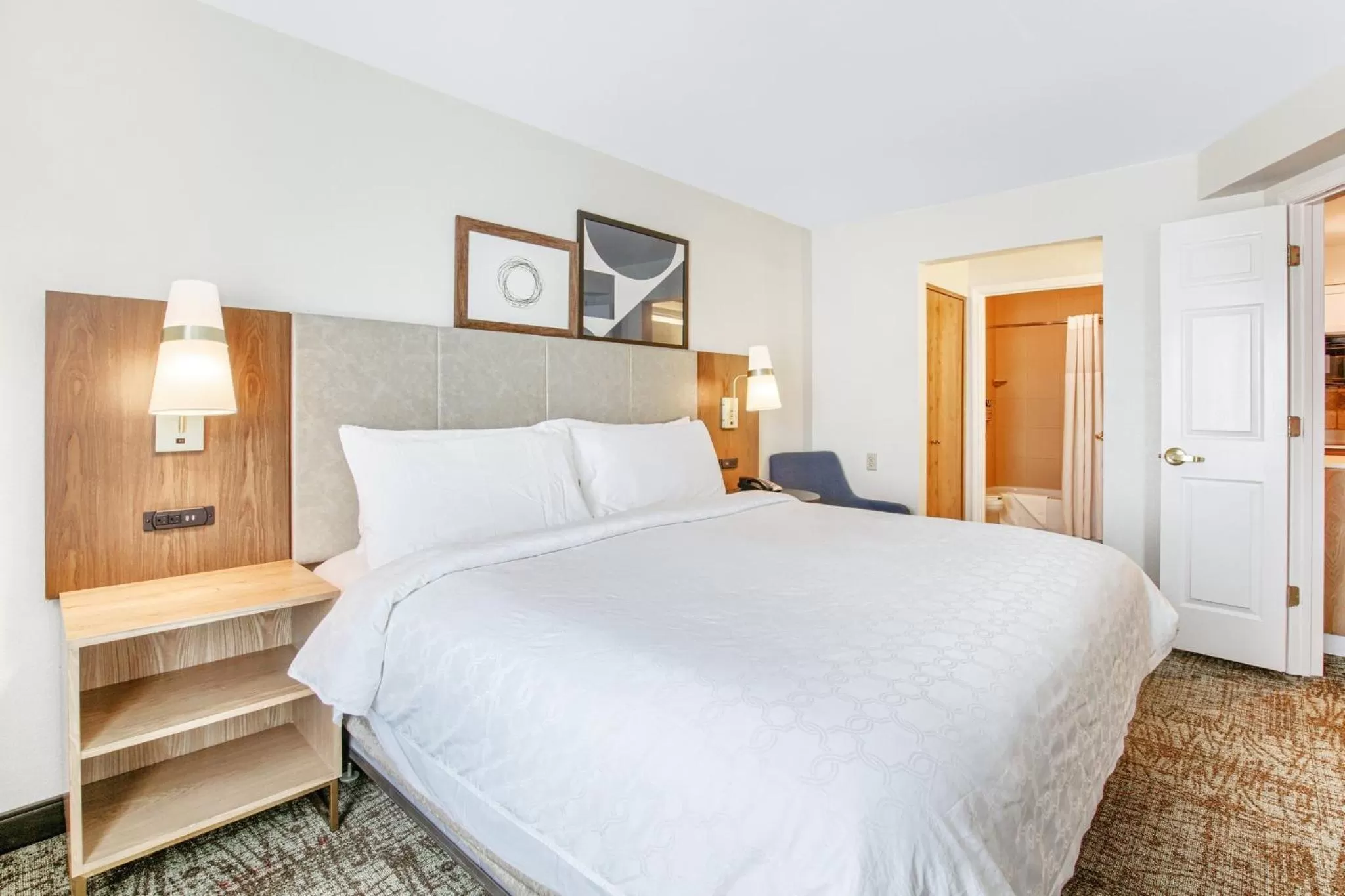 Photo of the whole room, Bed in Staybridge Suites Gulf Shores by IHG