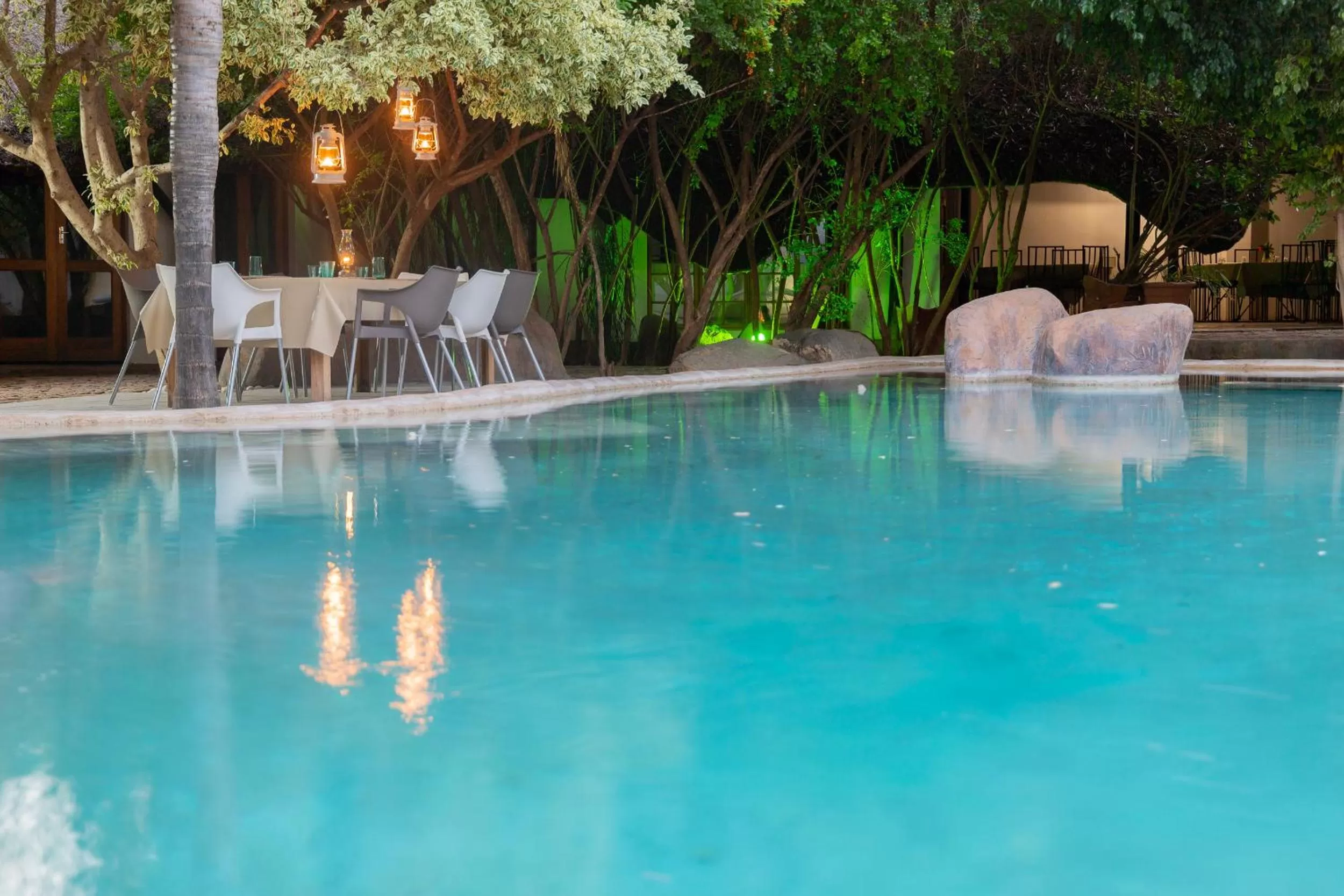 Swimming pool in Out of Africa Town Lodge