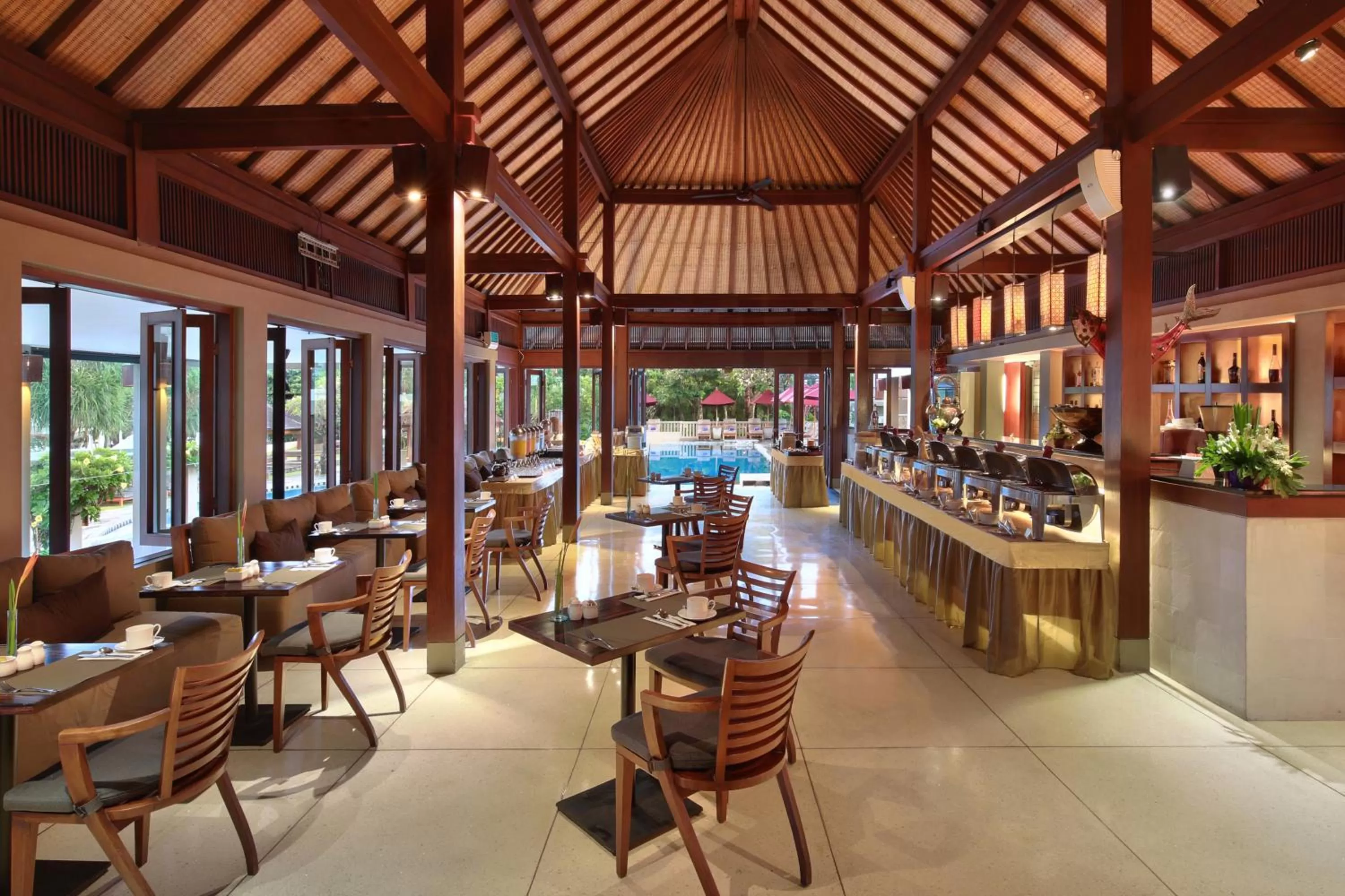 Restaurant/places to eat in Bali Niksoma Boutique Beach Resort