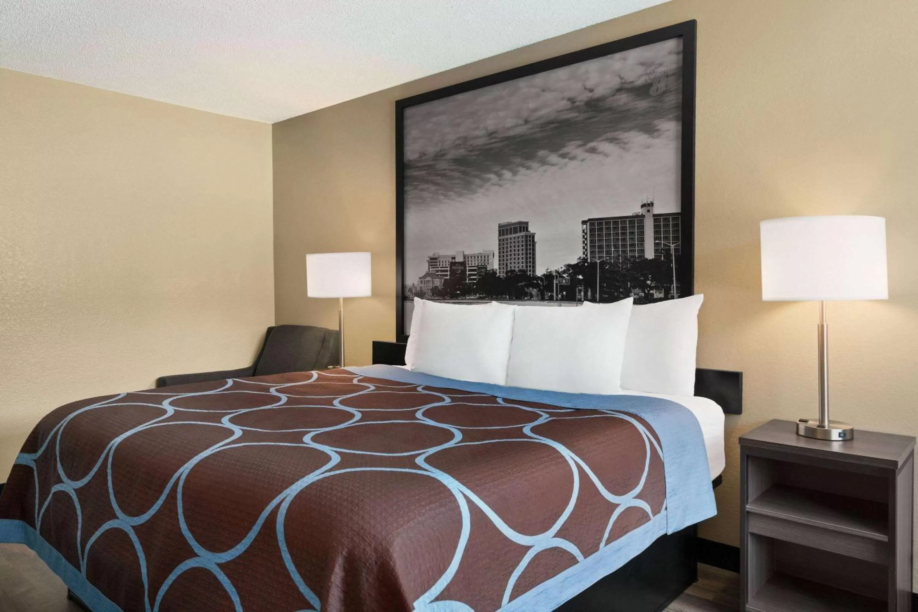 Bedroom, Bed in Super 8 by Wyndham Gulfport Airport NW Near Biloxi