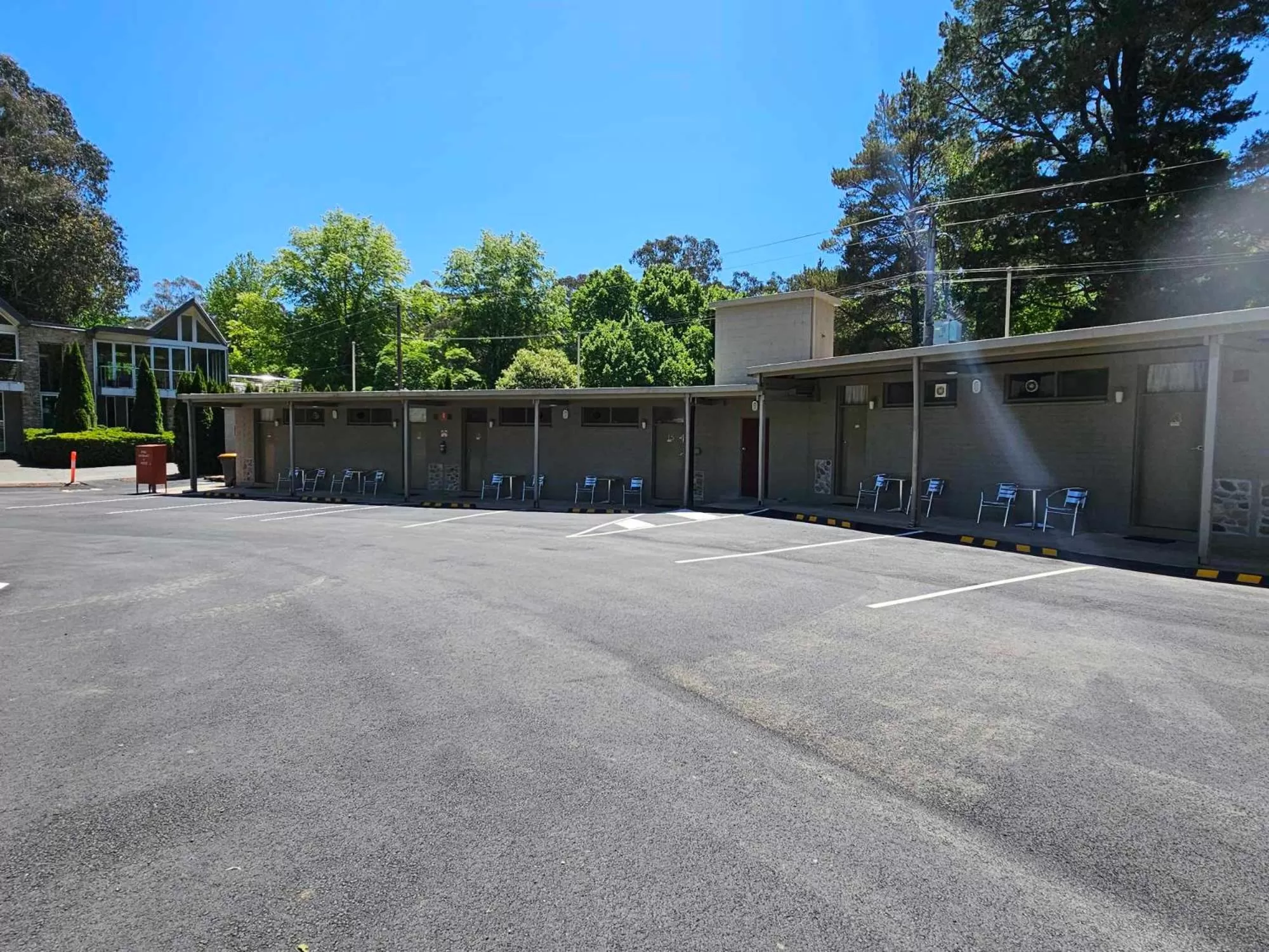 Parking in The Bright Motor Inn