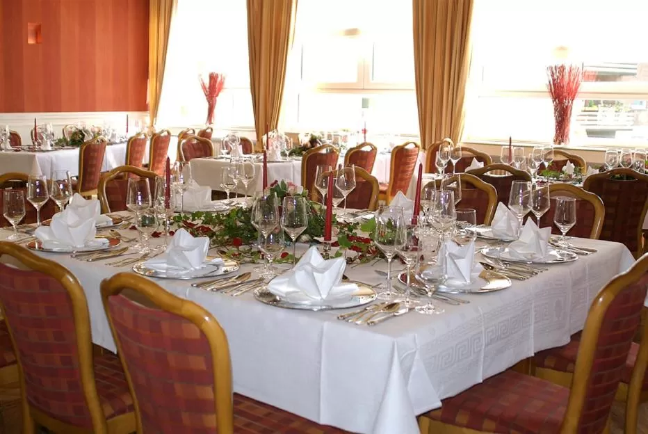 Restaurant/places to eat in Hotel-Restaurant Schmachtenbergshof