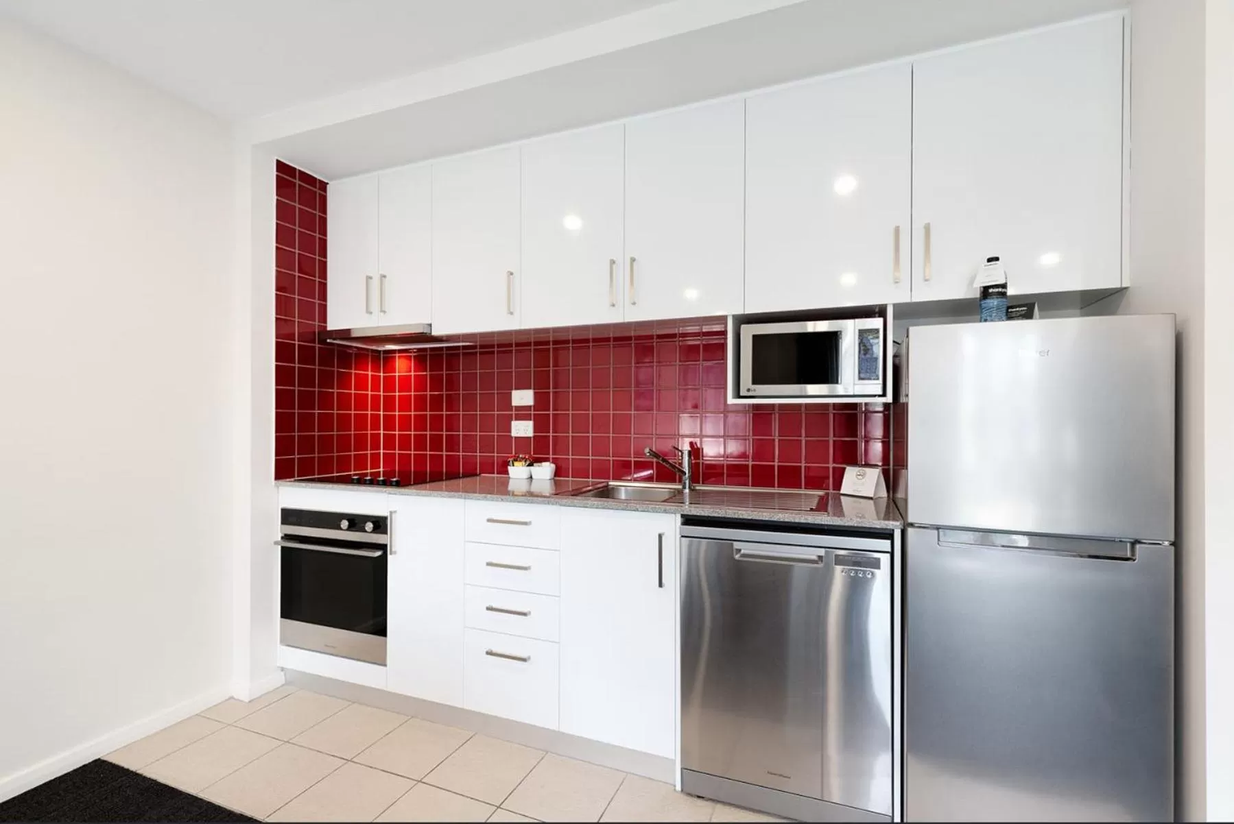 Kitchen or kitchenette in South Yarra Central Apartment Hotel