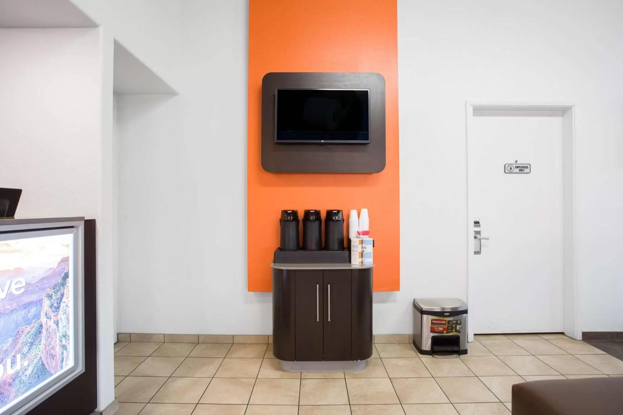 Communal lounge/ TV room in Motel 6-Kingman, AZ - Route 66 West