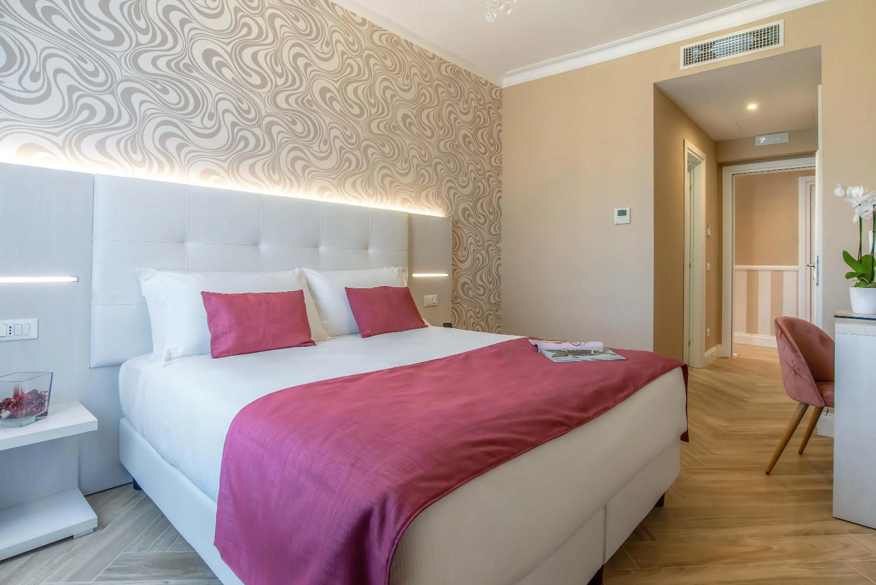 Photo of the whole room, Bed in The Boutique Hotel