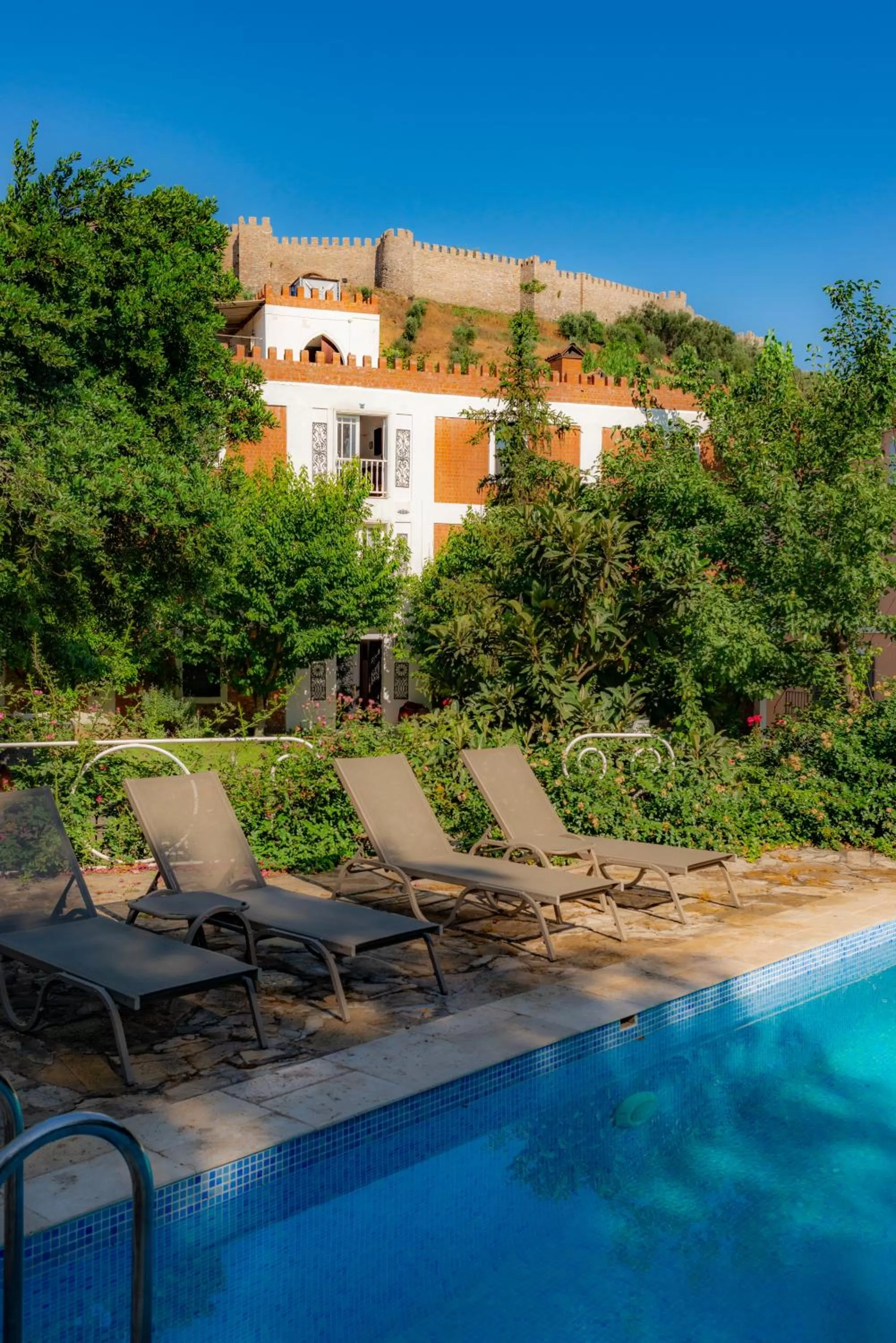 Swimming pool in Hotel Kalehan