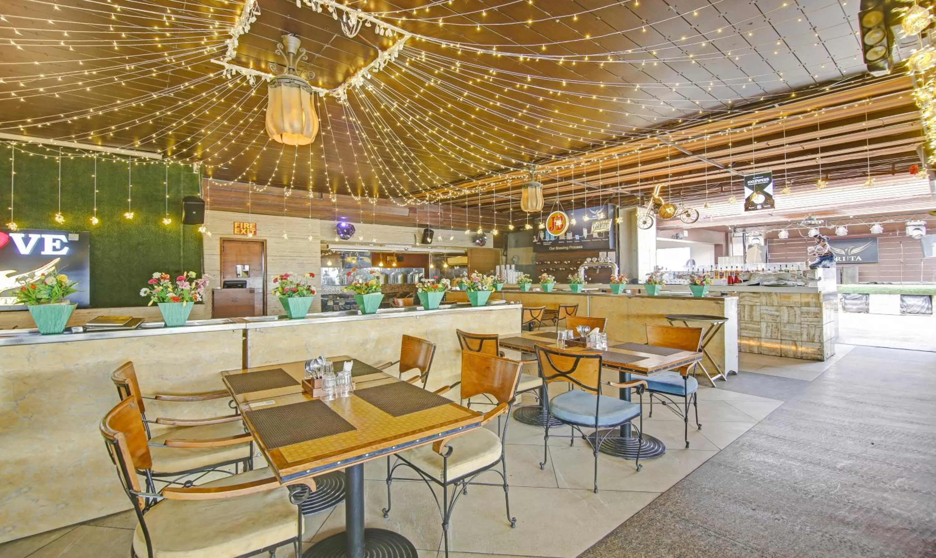 Restaurant/places to eat in Treebo Premium Arista