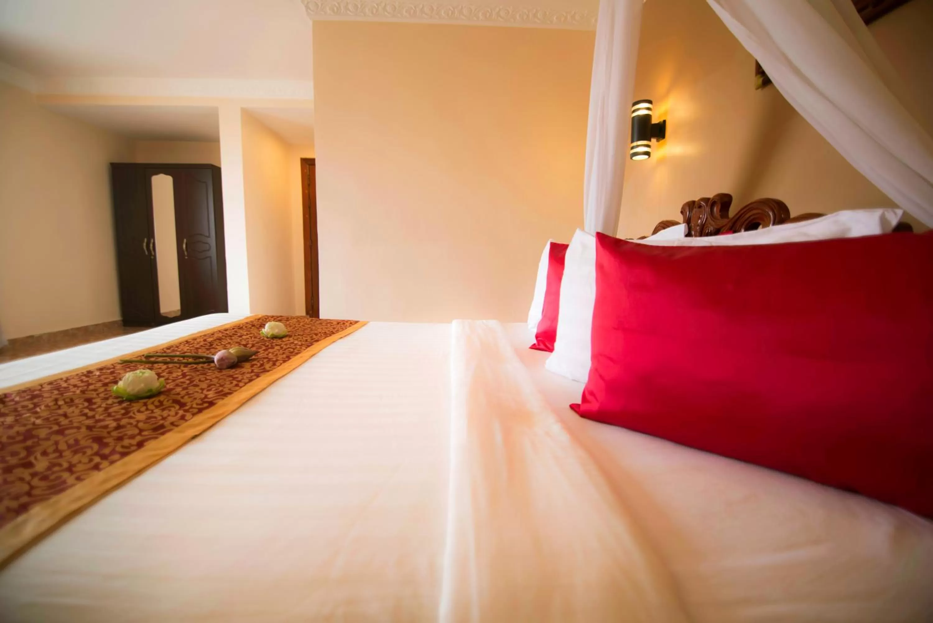 Bedroom, Bed in Reaksmey Chanreas Hotel