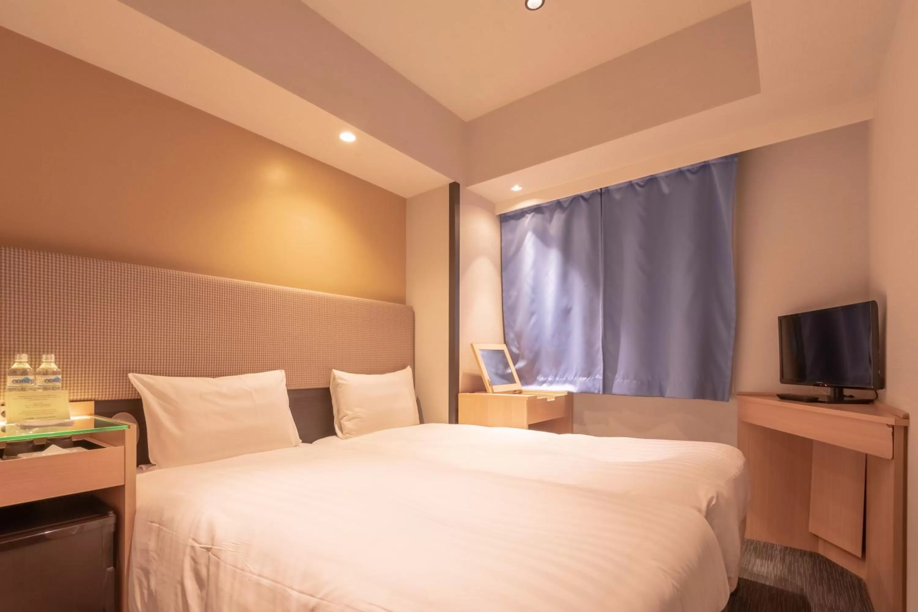 Bed in E Hotel Higashi Shinjuku