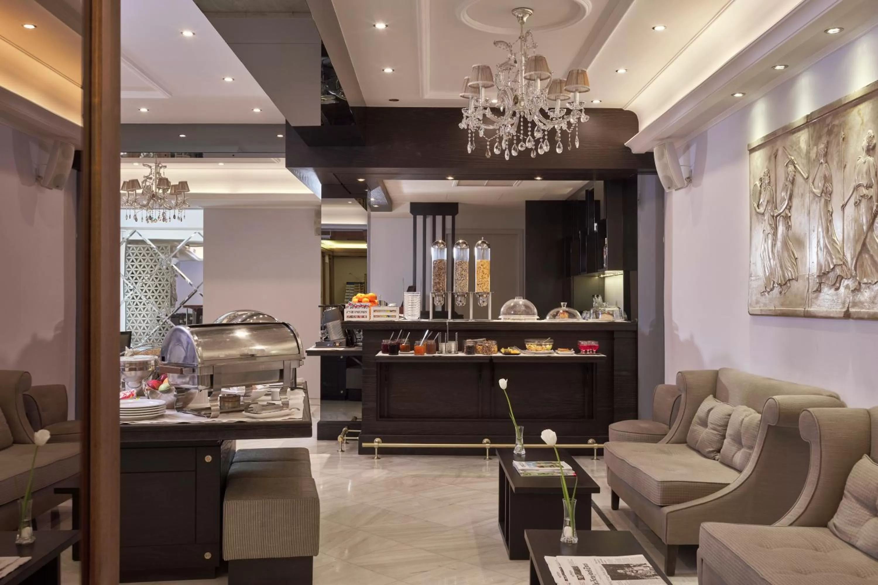 Breakfast in Ava Hotel and Suites