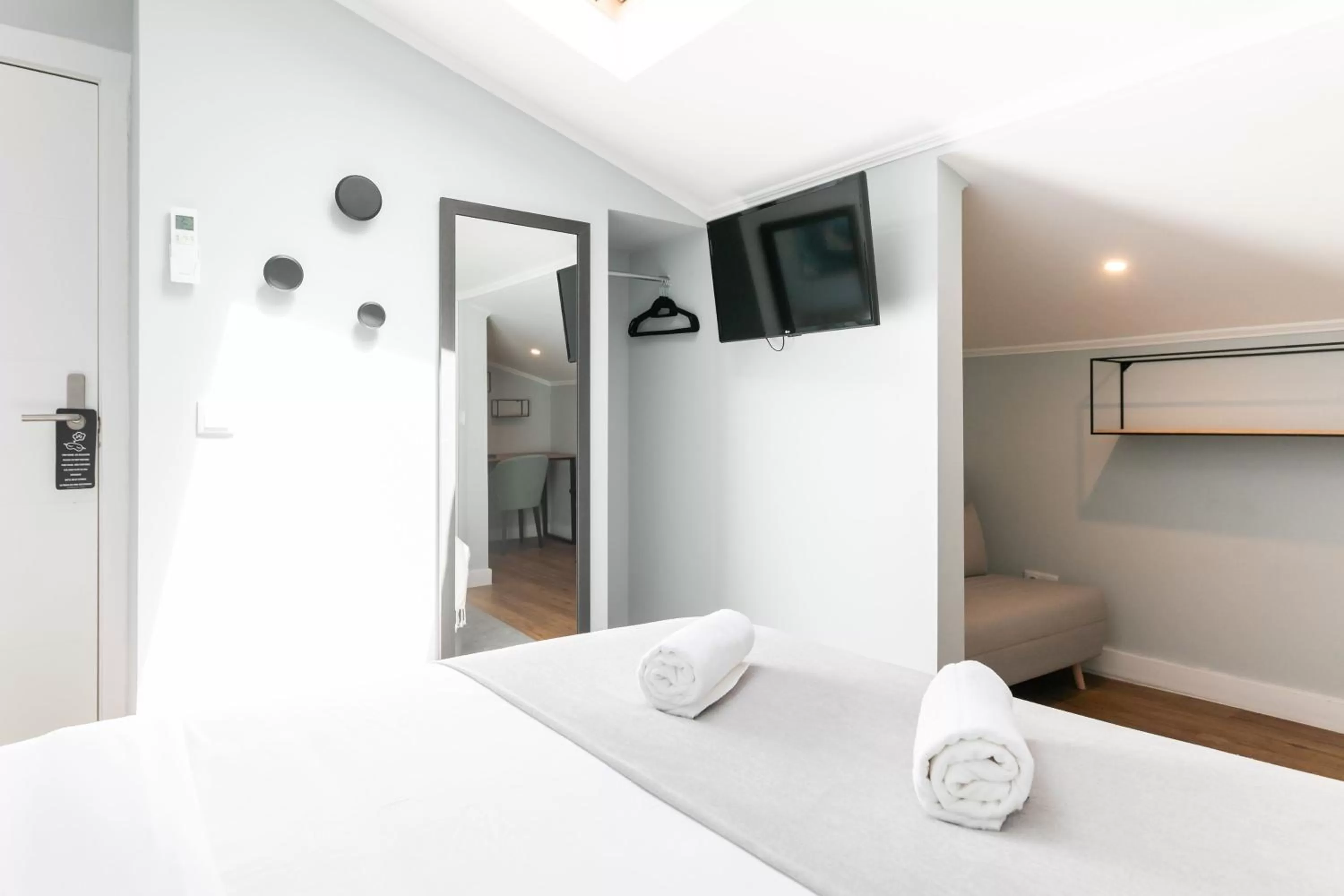 Bed in Lisboa 85 Suites & Apartments by RIDAN Hotels