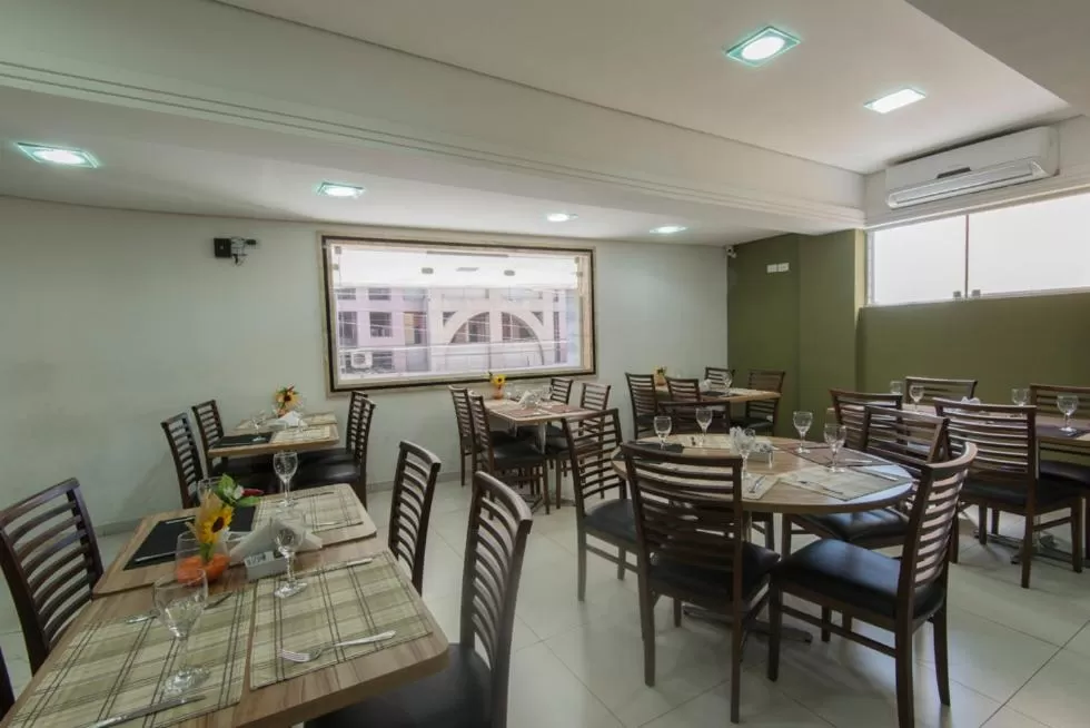 Restaurant/places to eat in Monte Serrat Hotel