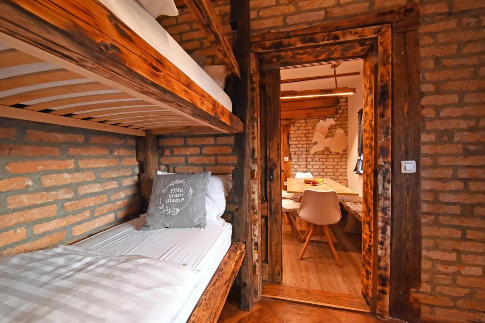 bunk bed, Bed in Hiša stare mame