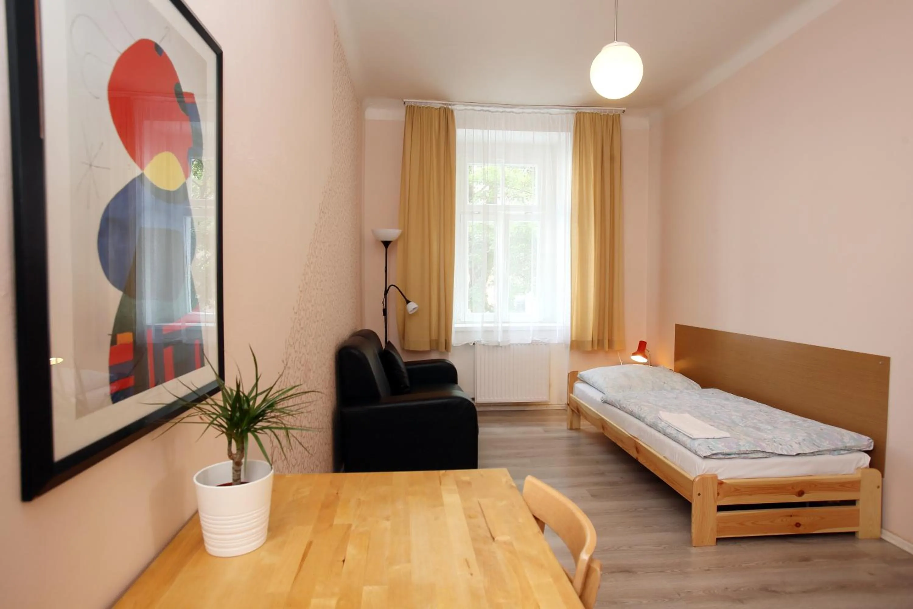 Single Room with Shared Bathroom in Hostel Dakura