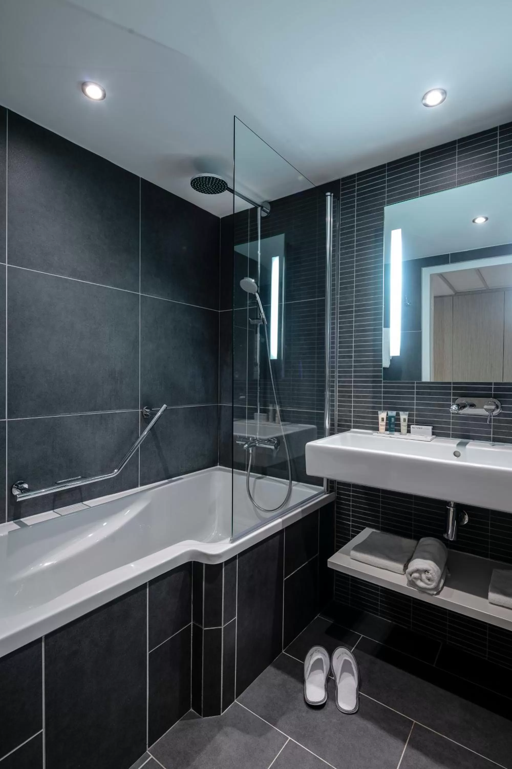 Bathroom in Thalazur Cabourg - Hôtel & Spa