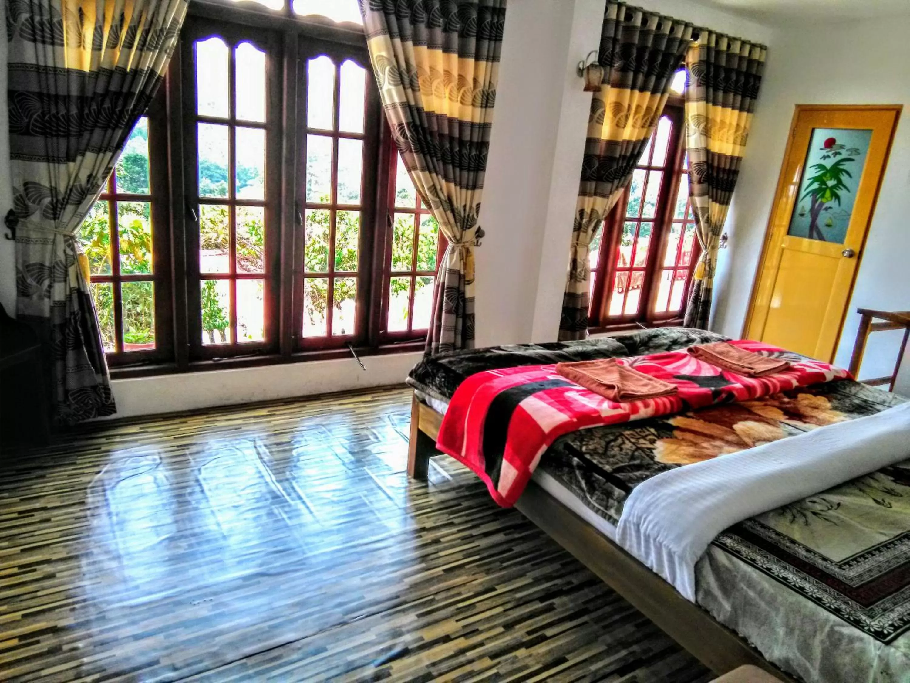 Bedroom, Bed in travellers nest inn