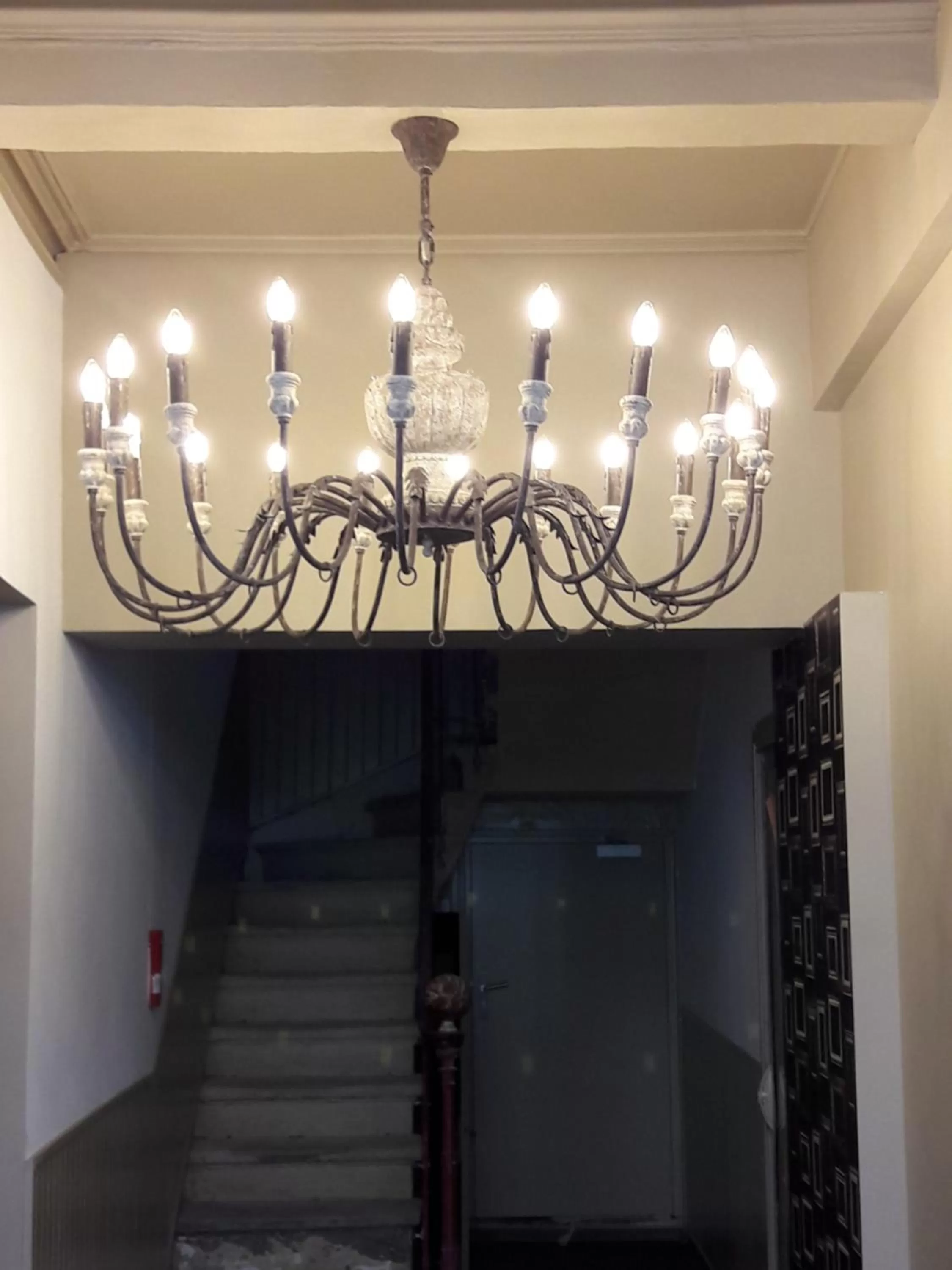 Decorative detail in Hôtel-Restaurant "Chez Carrière"