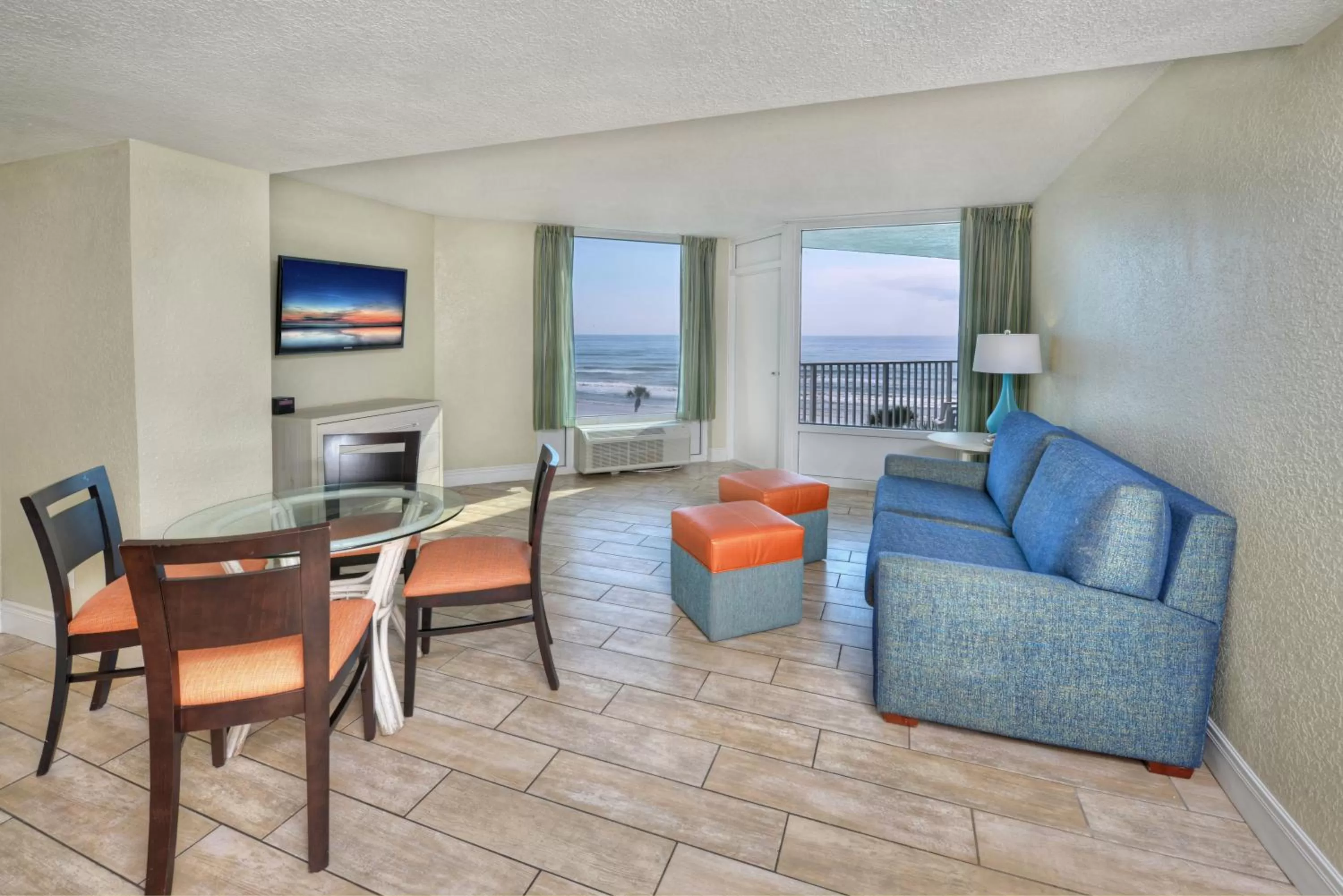 Seating area in El Caribe Resort and Conference Center
