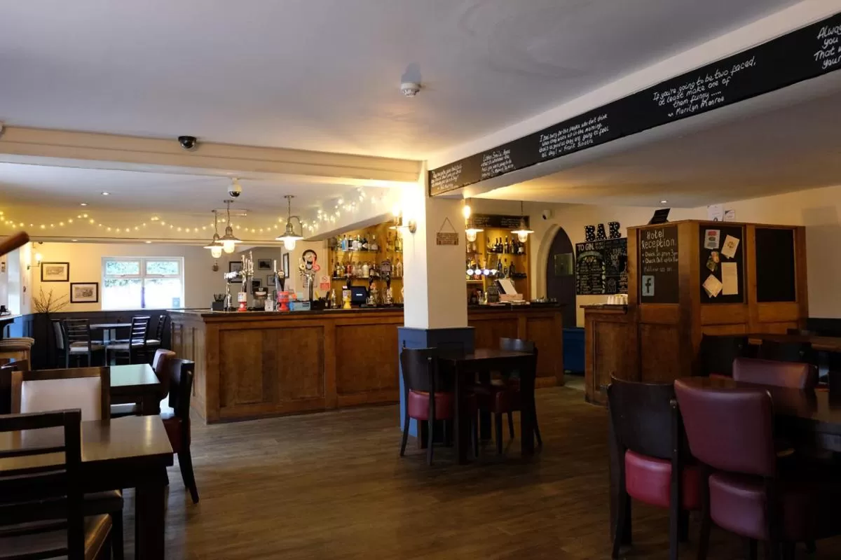 Lounge or bar in The Lawns Hotel