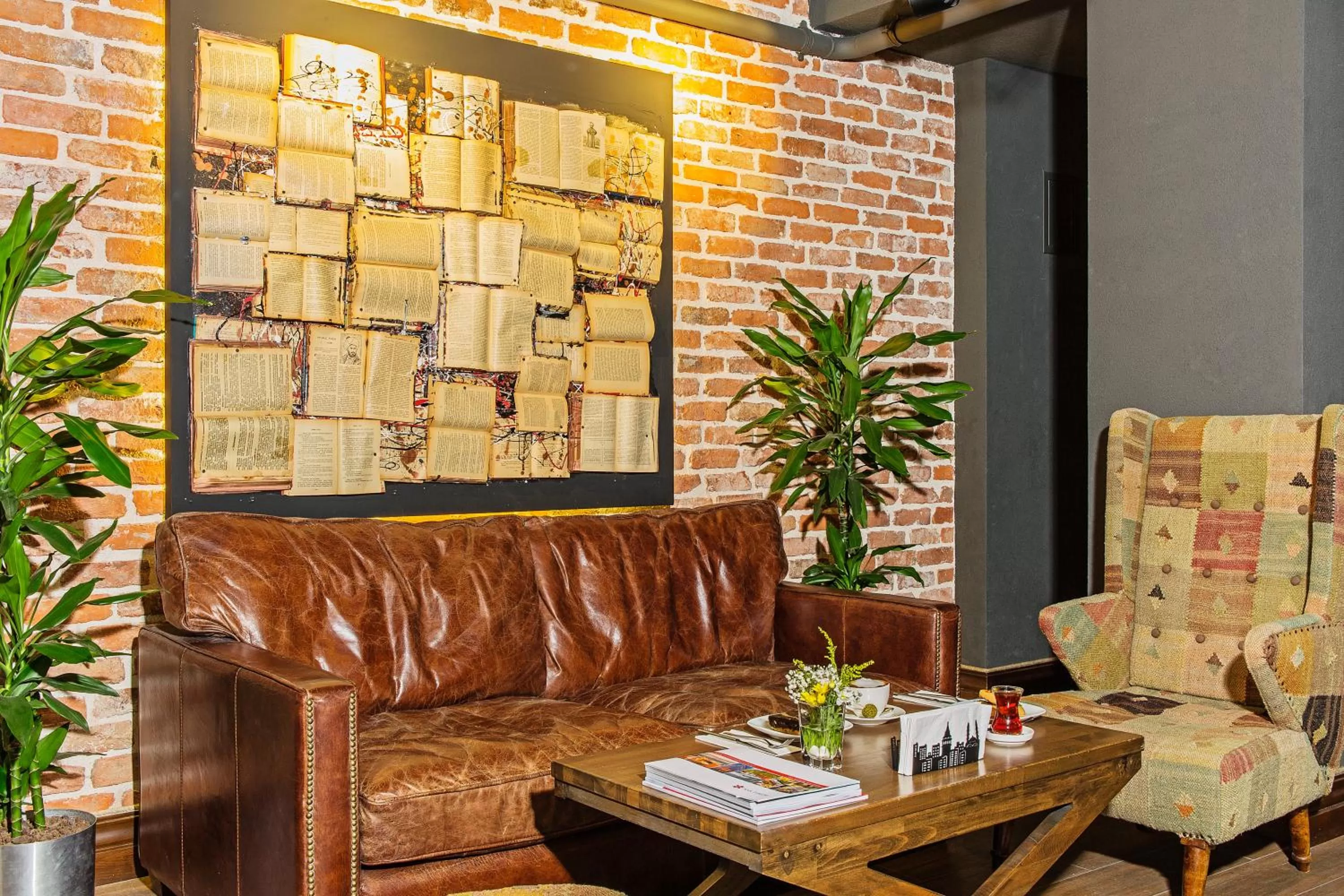 Restaurant/places to eat in Meroddi Galata Mansion