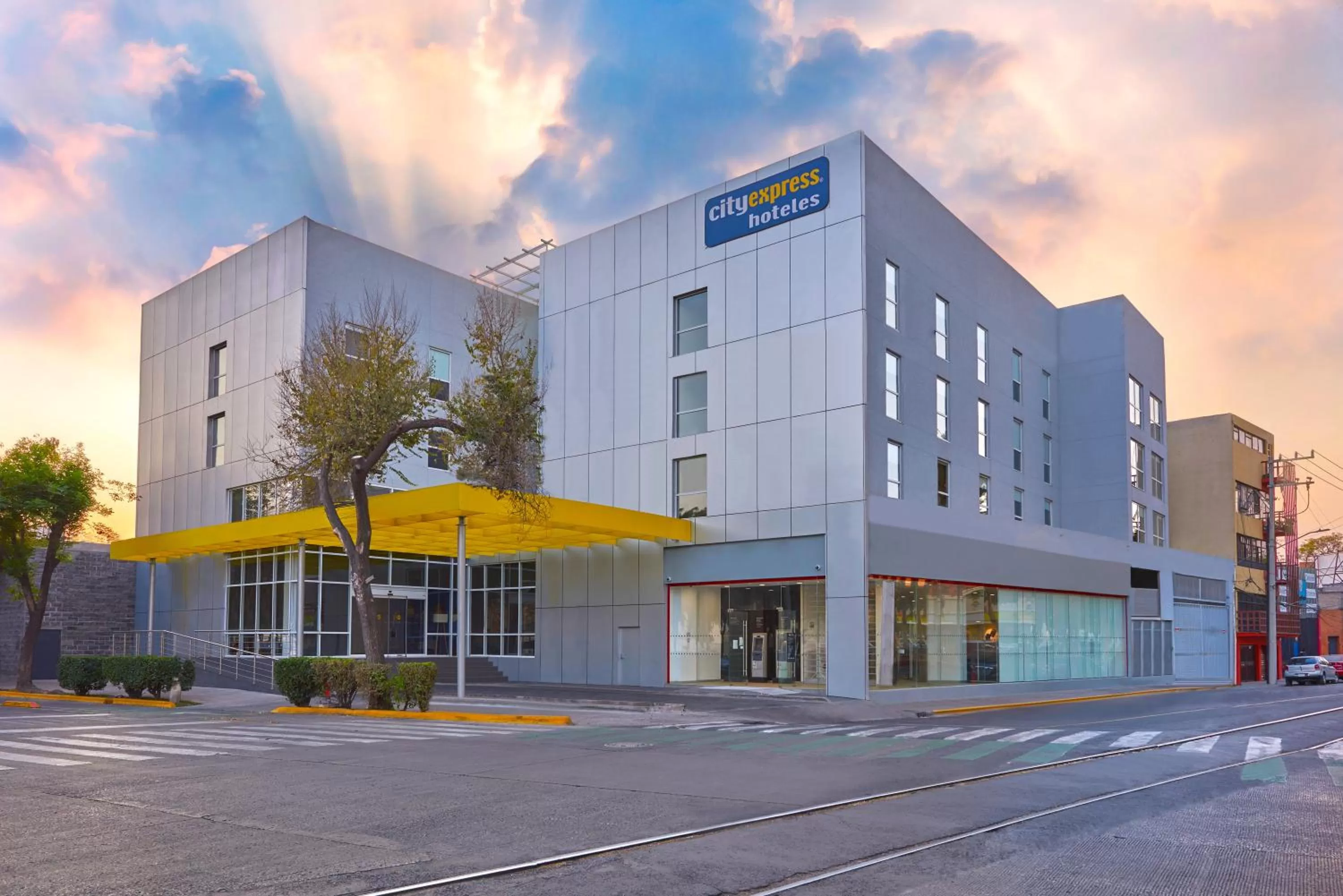 Facade/entrance in City Express by Marriott Ciudad de México La Villa