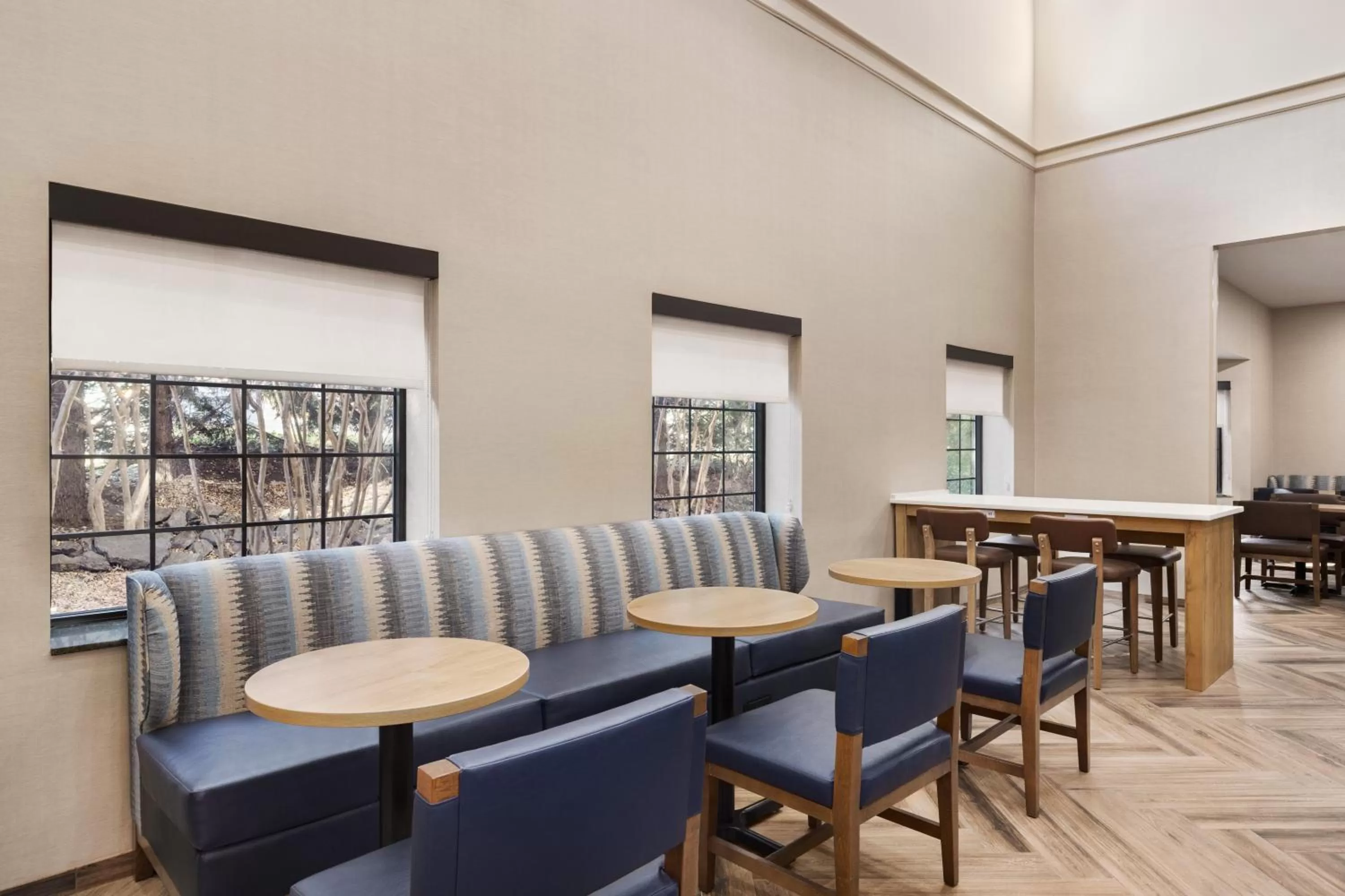 Seating area in Staybridge Suites Quantico-Stafford by IHG