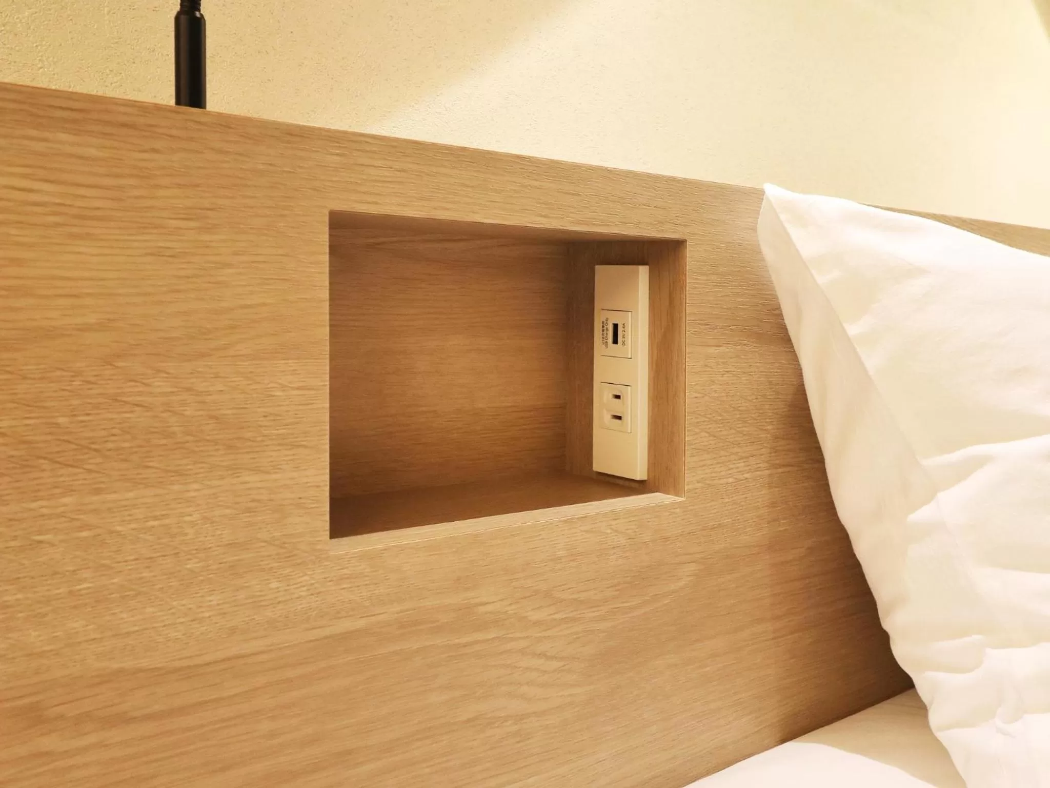 Photo of the whole room, Bed in Odawara Terminal Hotel