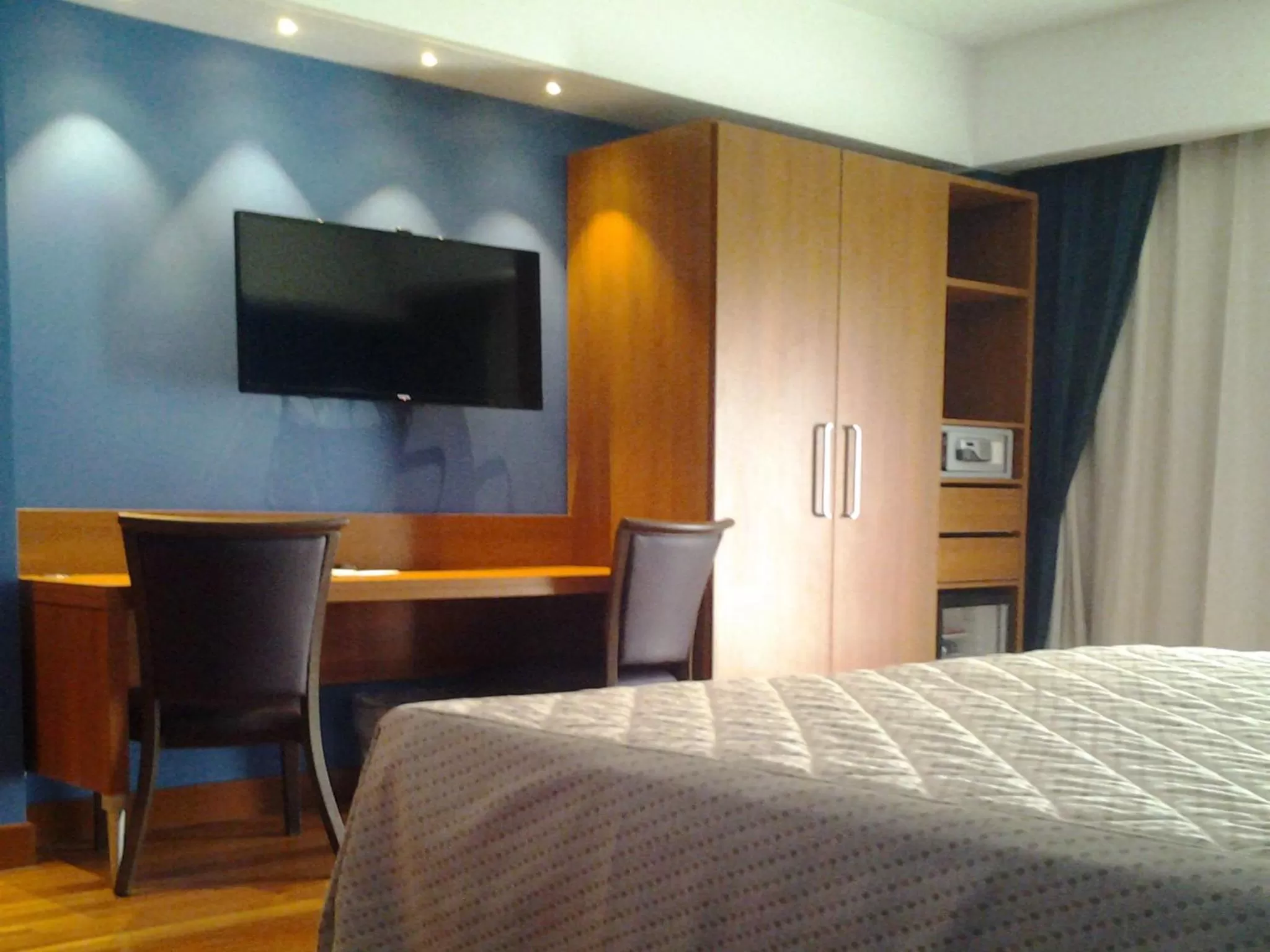 Seating area, Bed in Catania International Airport Hotel
