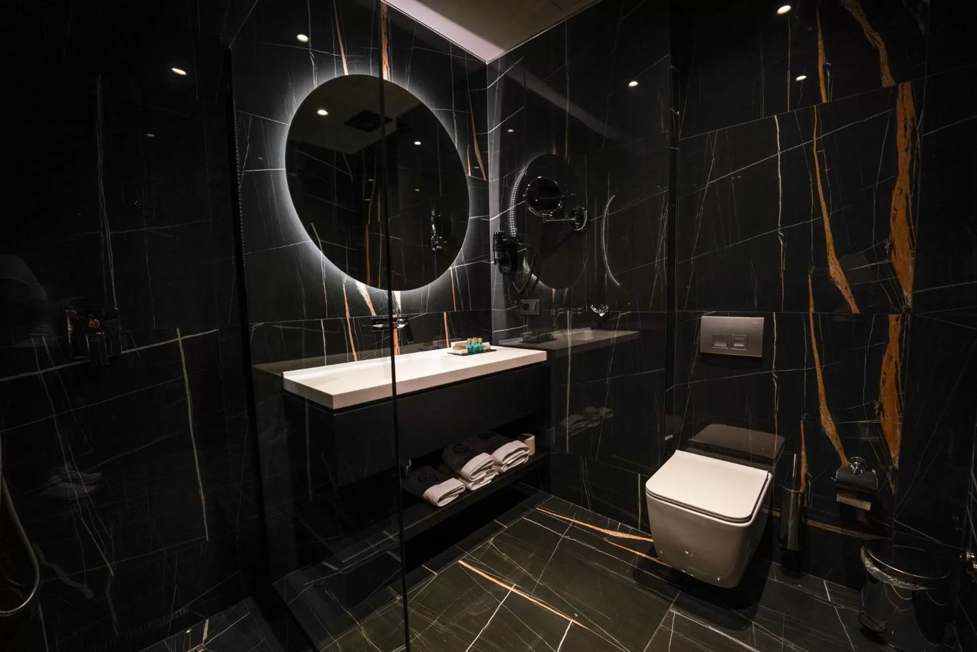 Deluxe Double Room with Sea View in The Central View Boutique Hotel