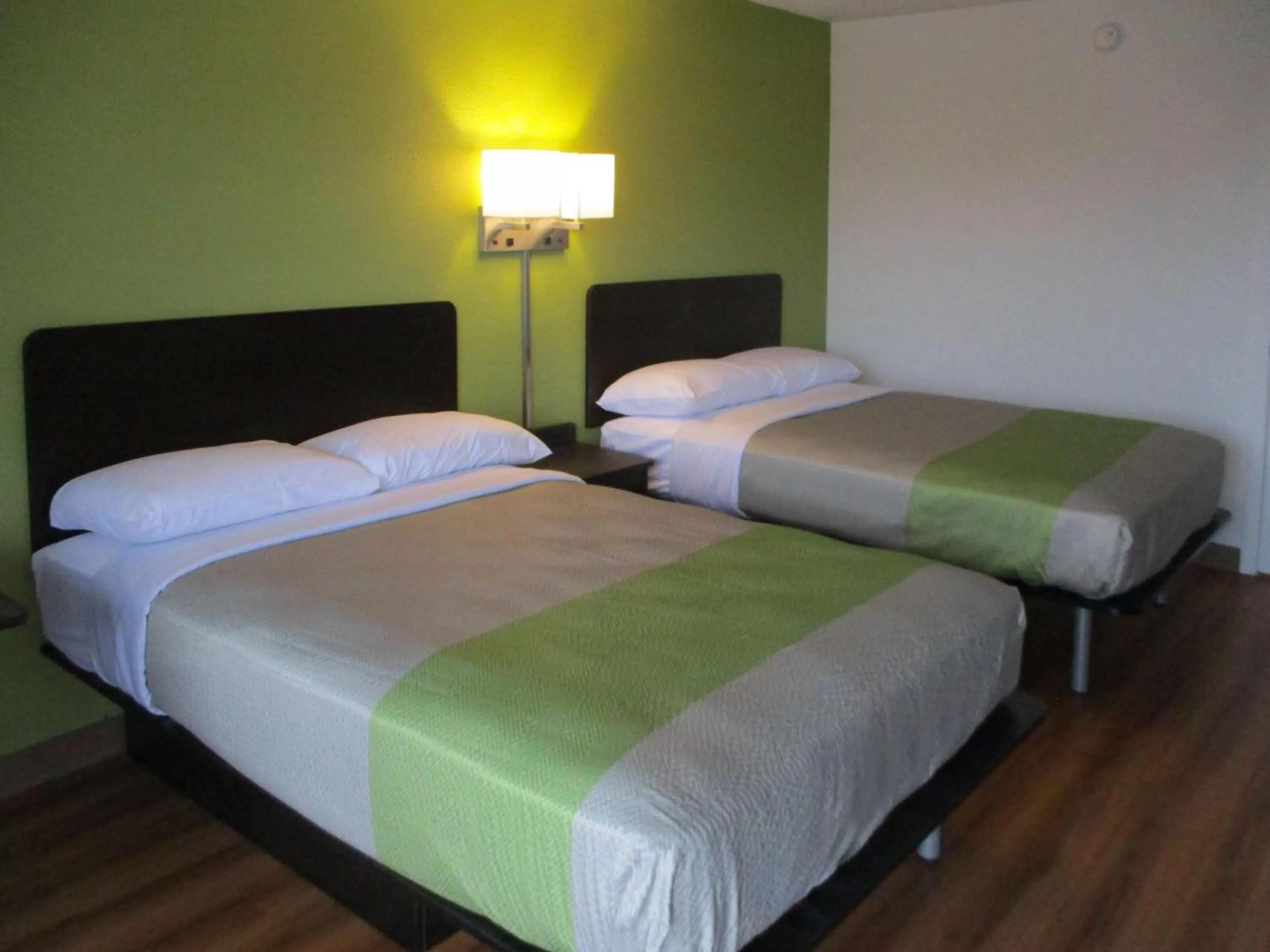 Photo of the whole room, Bed in Motel 6-Chilhowie, VA