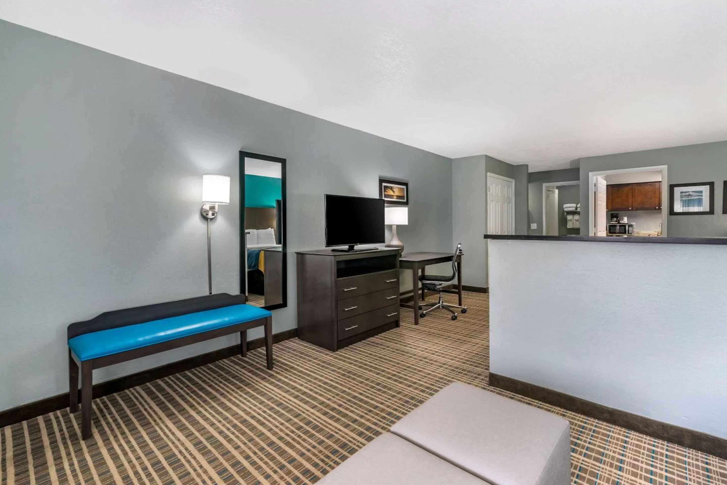 Photo of the whole room in Comfort Inn Sun City Center - Ruskin - Tampa South