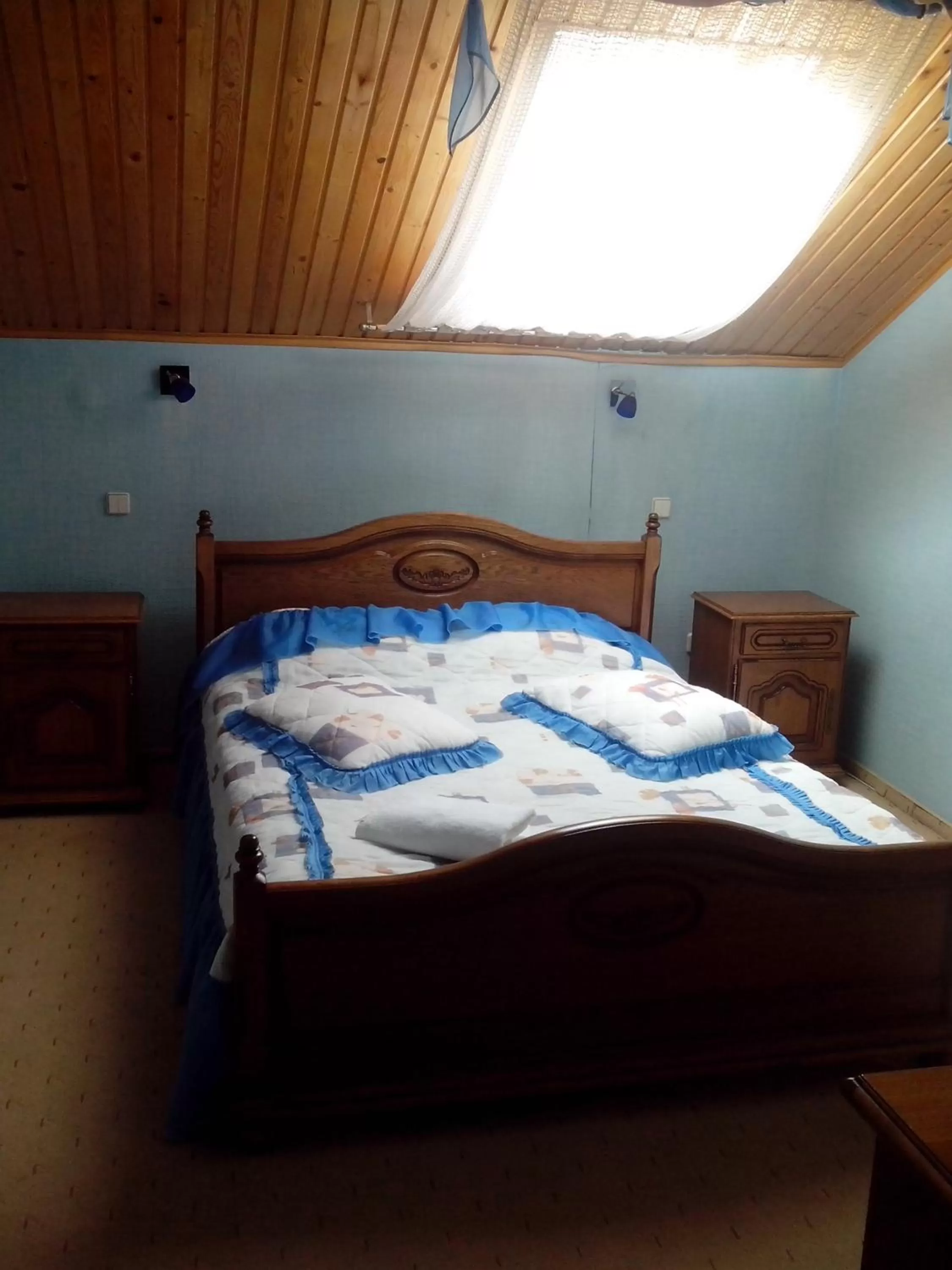 Bed in Morshynska Vezha Hotel