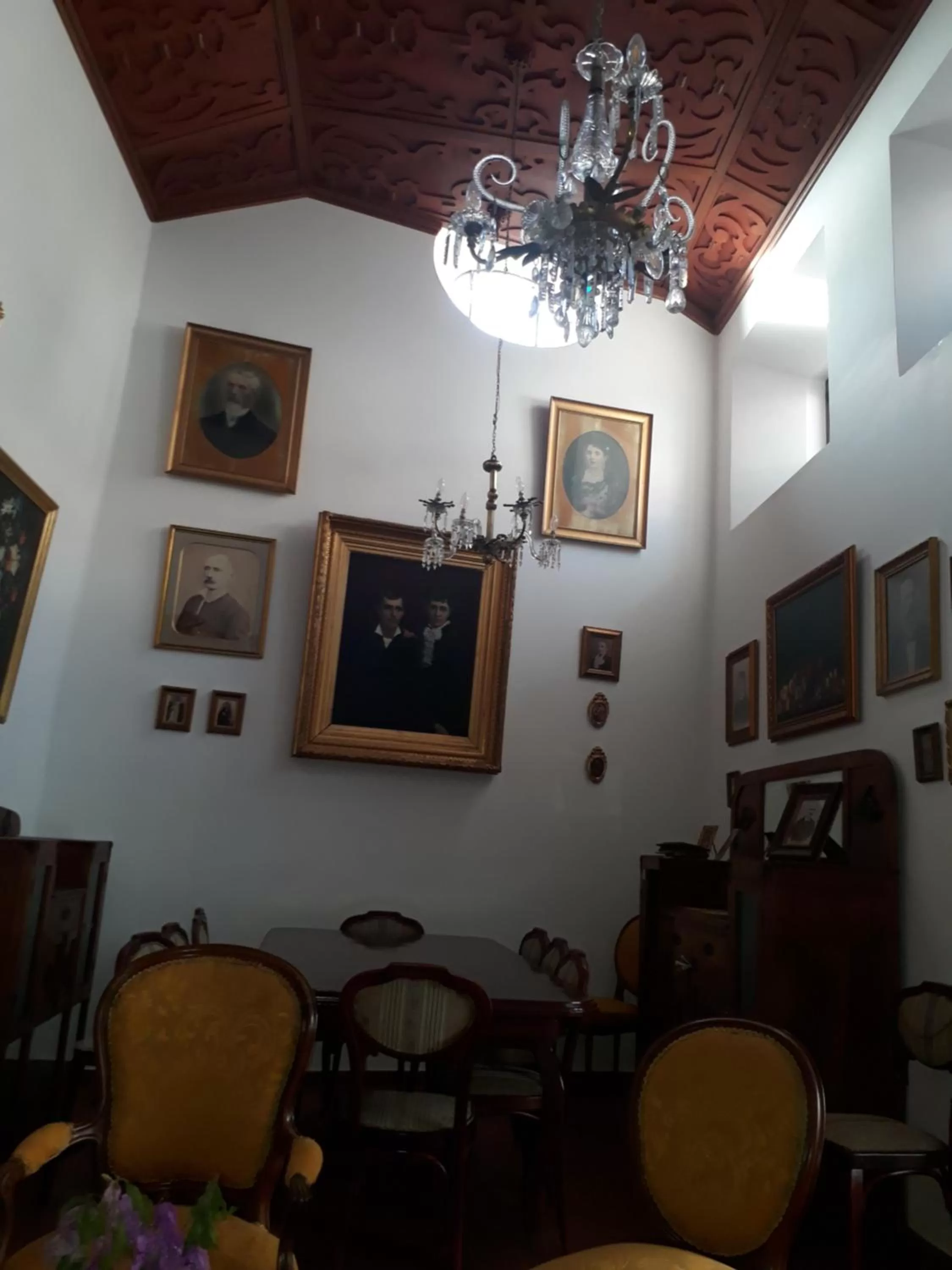 Living room in El Jardin De Su Merced B&B