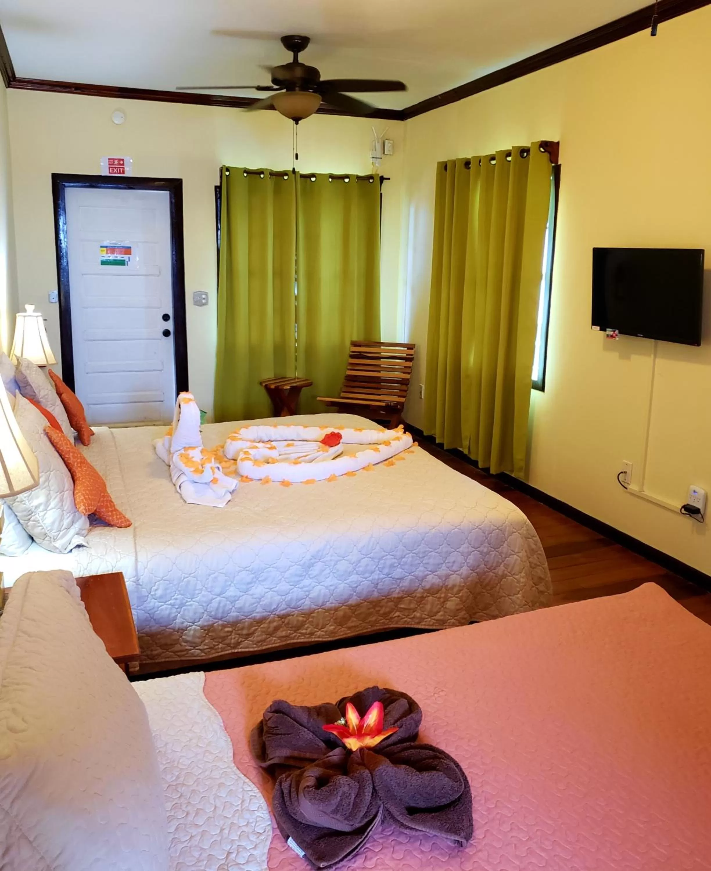 Beachfront (2nd floor) King in Ocean Tide Beach Resort